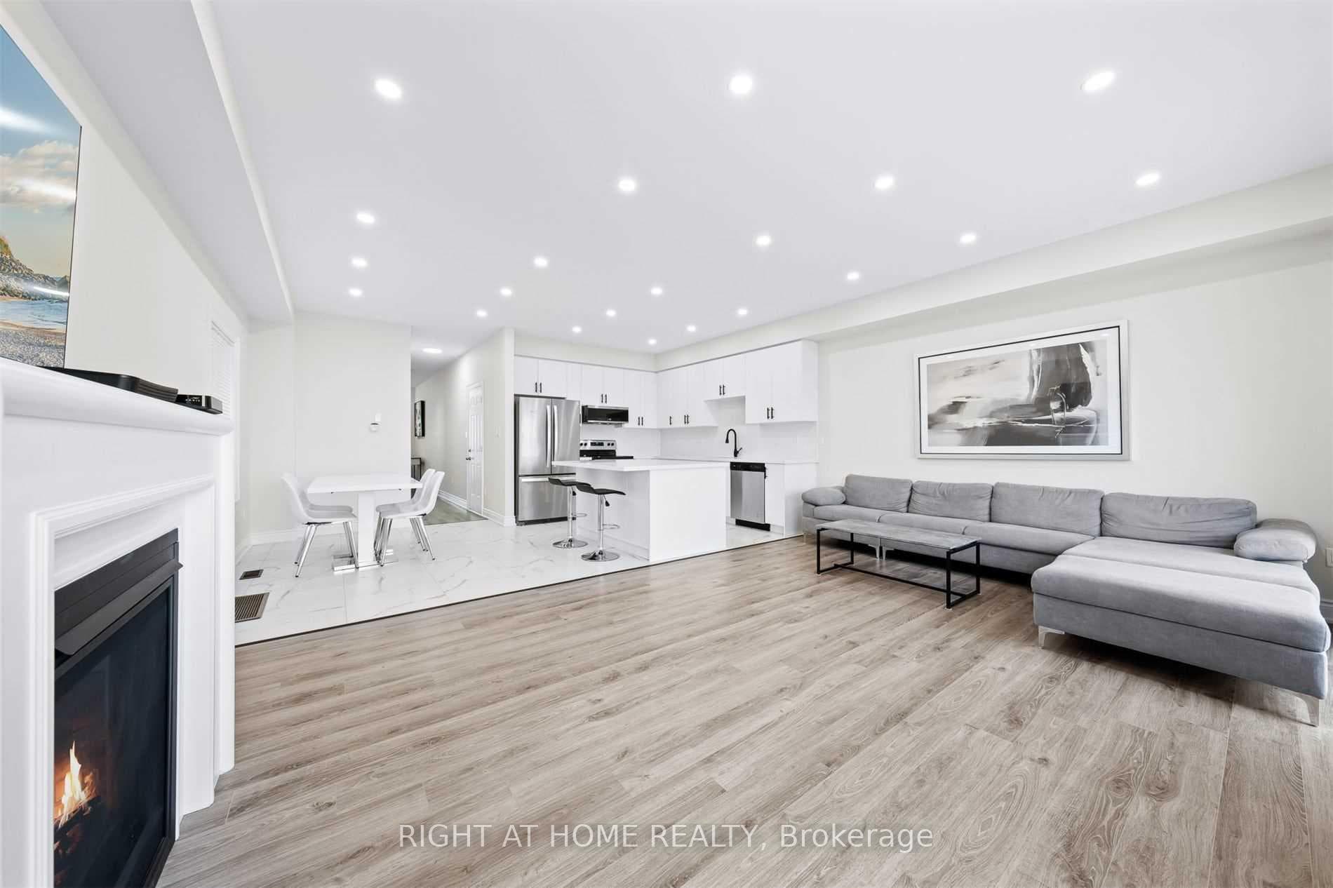 1172 Peelar Crescent photo 5