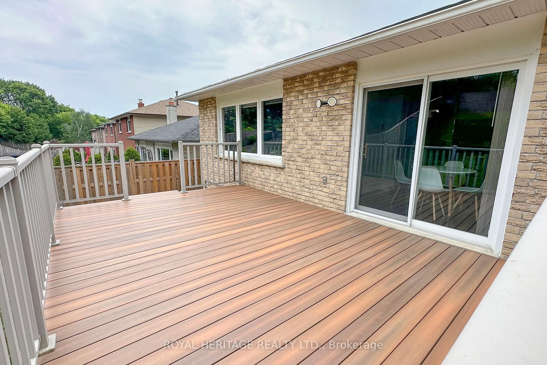 655 Dunn Crescent photo 31