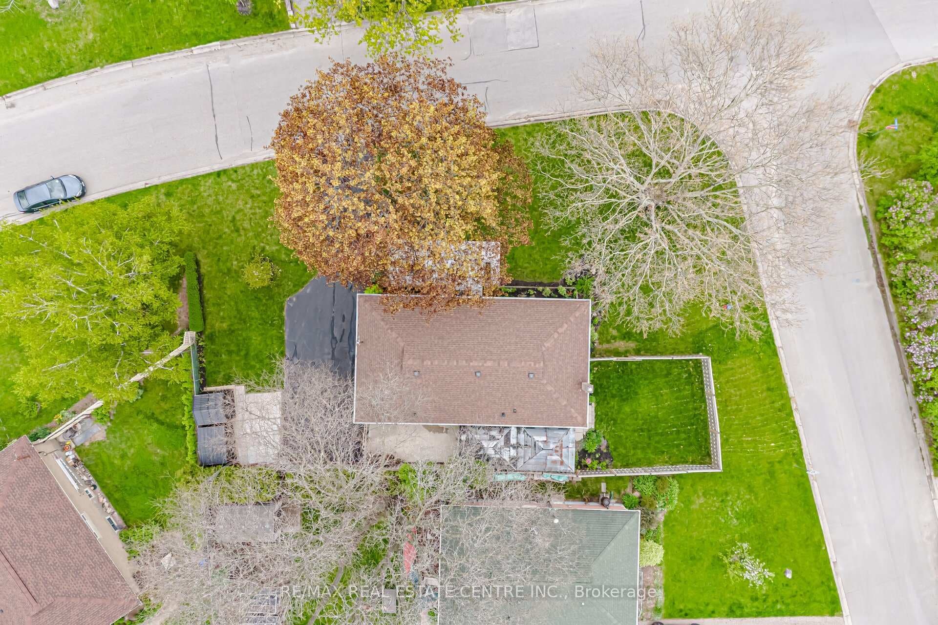 1376 Royal Drive photo 4