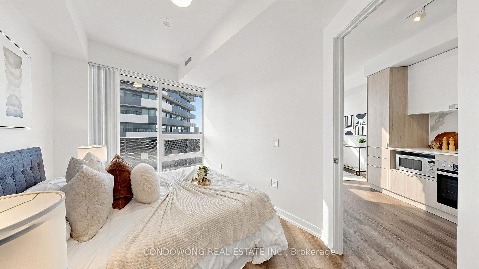 138 Downes Street Unit 6212 photo 17