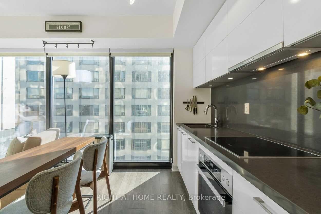 188 Cumberland Street Unit 2406 photo 10