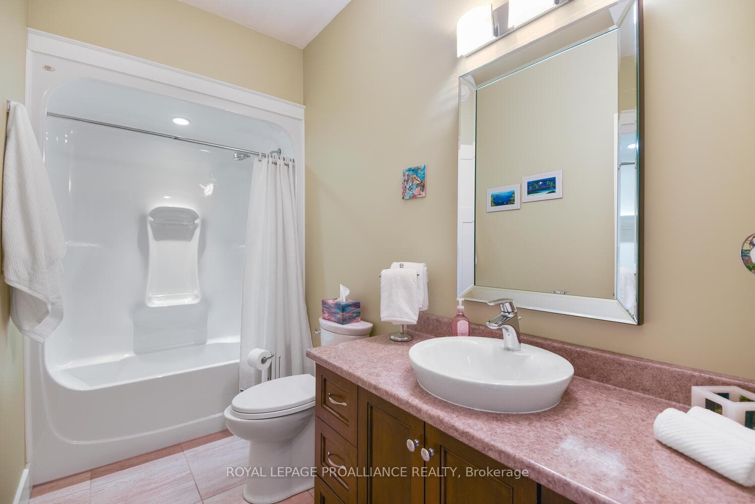 441 Brock Street photo 21