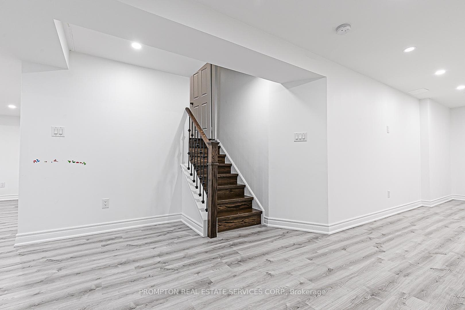26 Dame Gruev Drive photo 31
