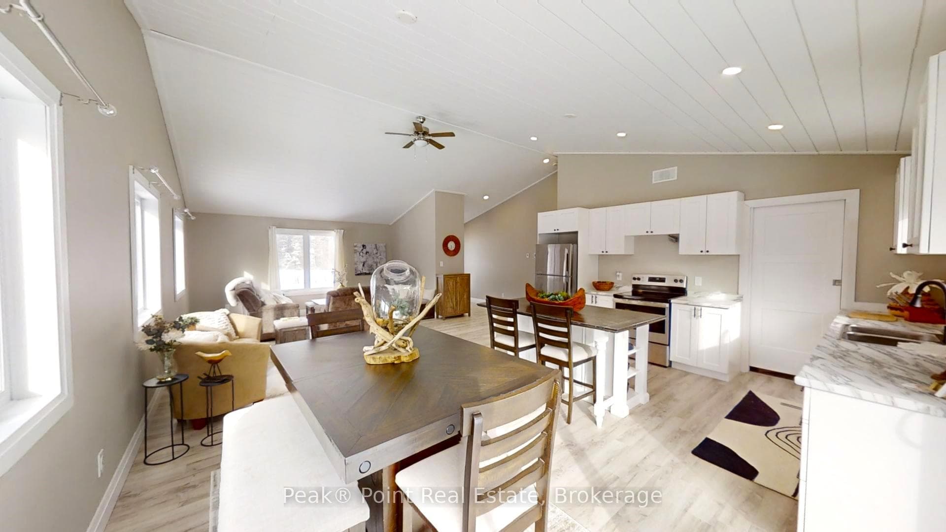 581 PIKE BAY Road photo 18