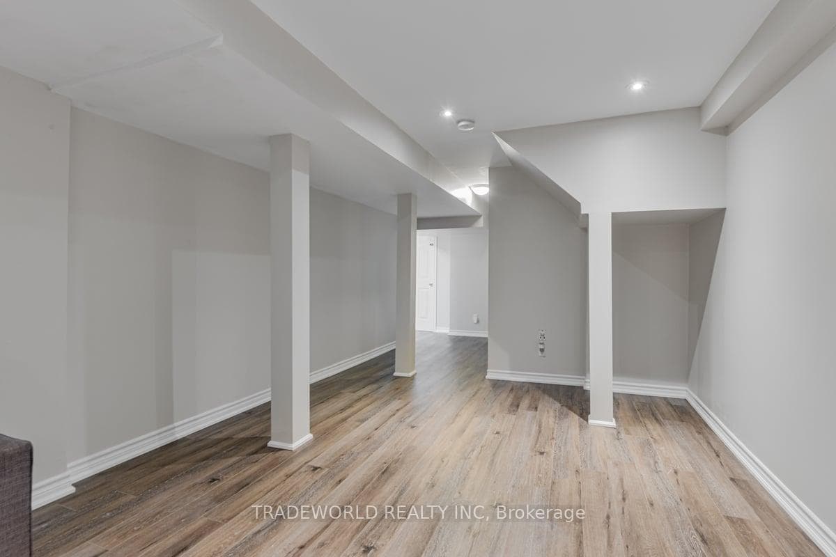 136 Zachary Place photo 22