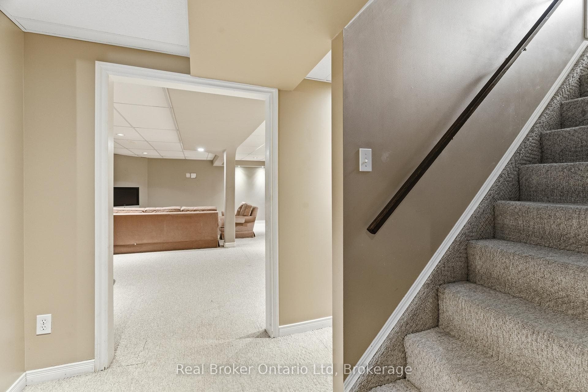 10 Brookside Crescent photo 16
