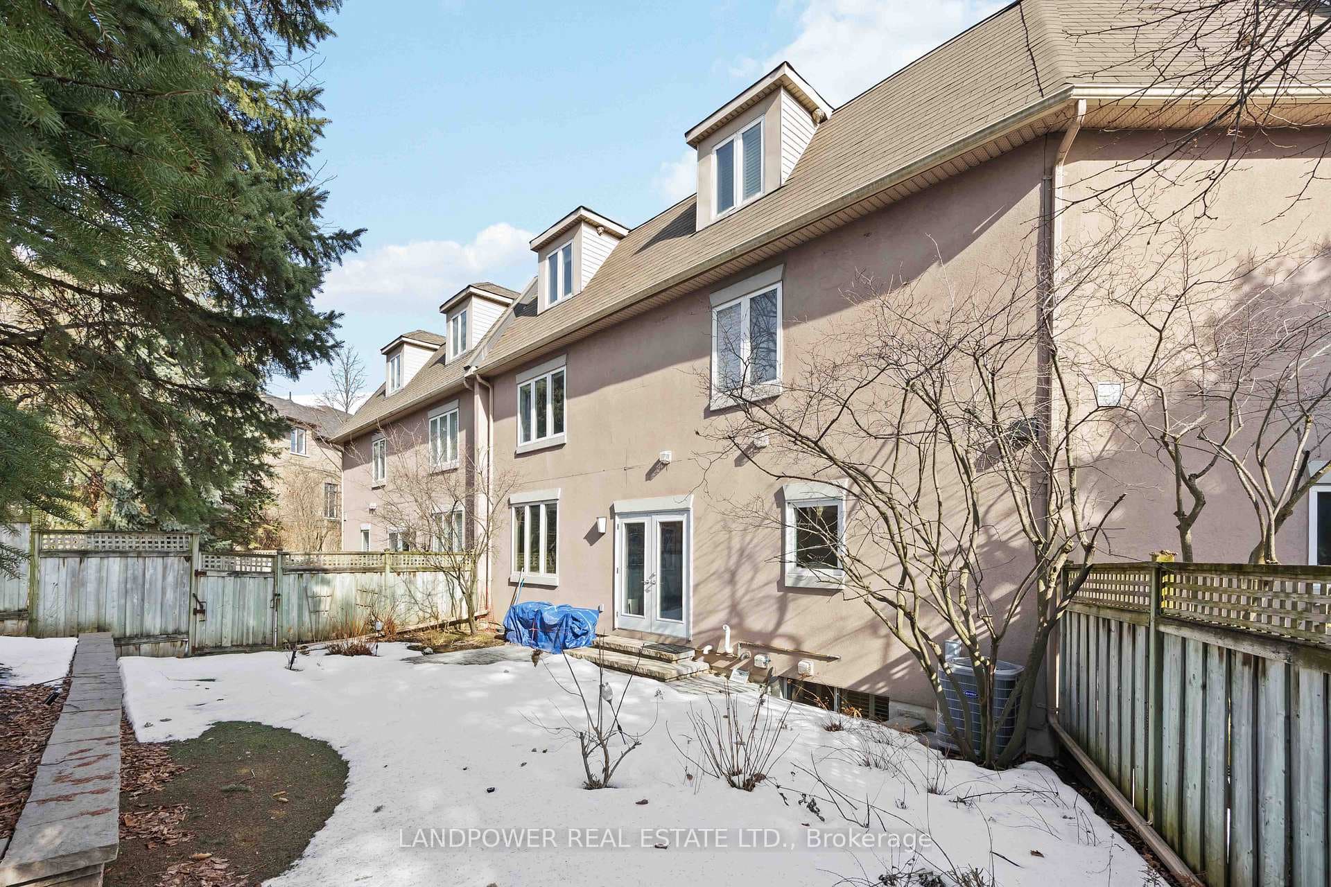 Sun-filled/Interlock Patio