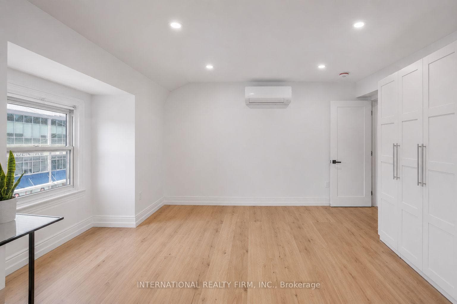 793 Dufferin Street Unit Upper photo 18