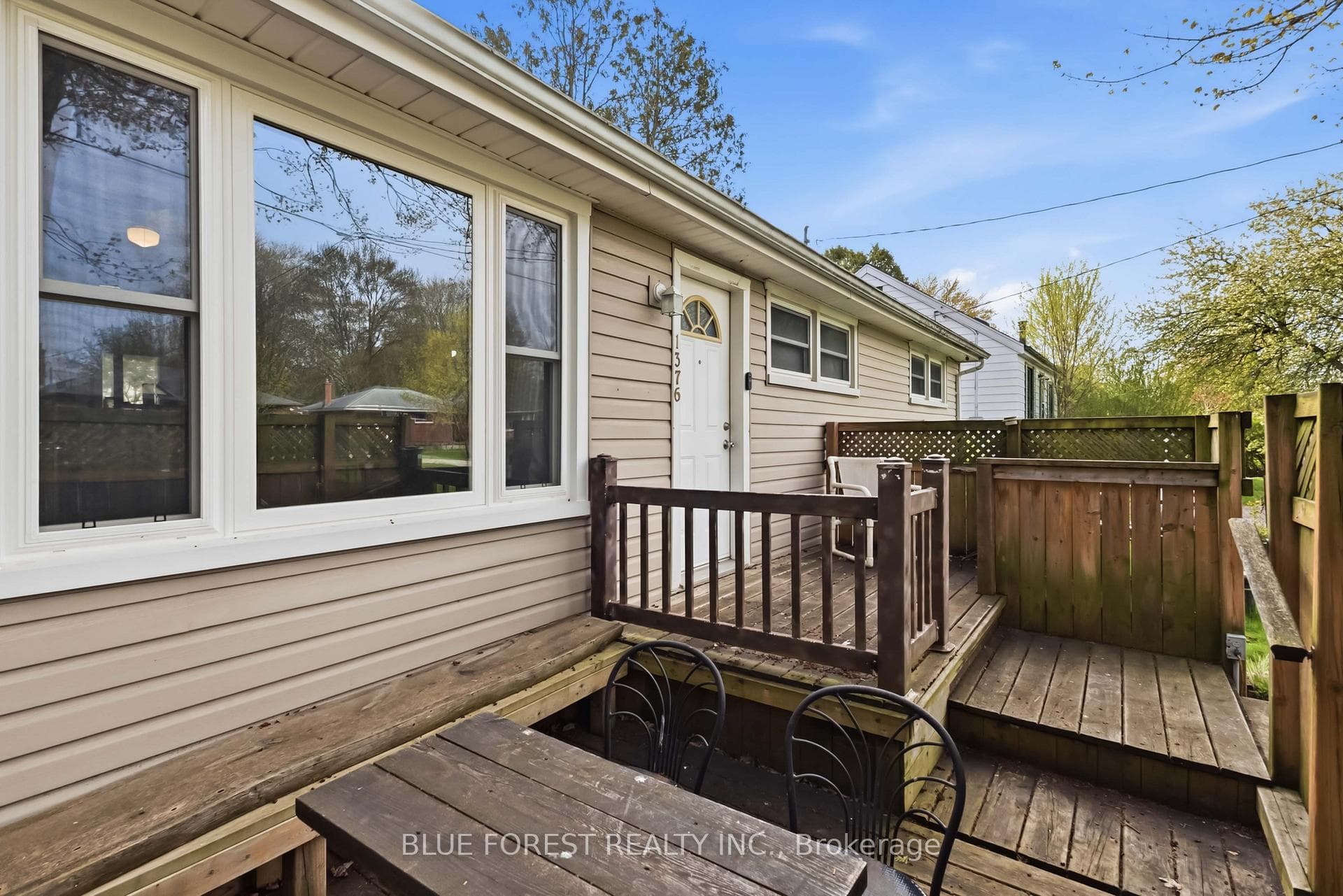 1376 Kostis Avenue photo 9