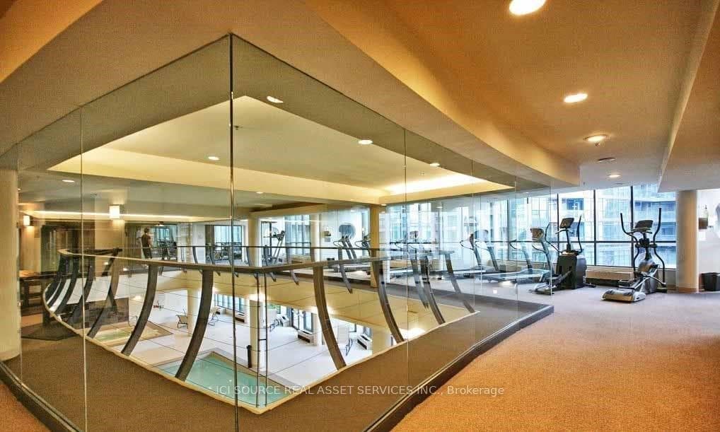 219 Fort York Boulevard Unit 2108 photo 4