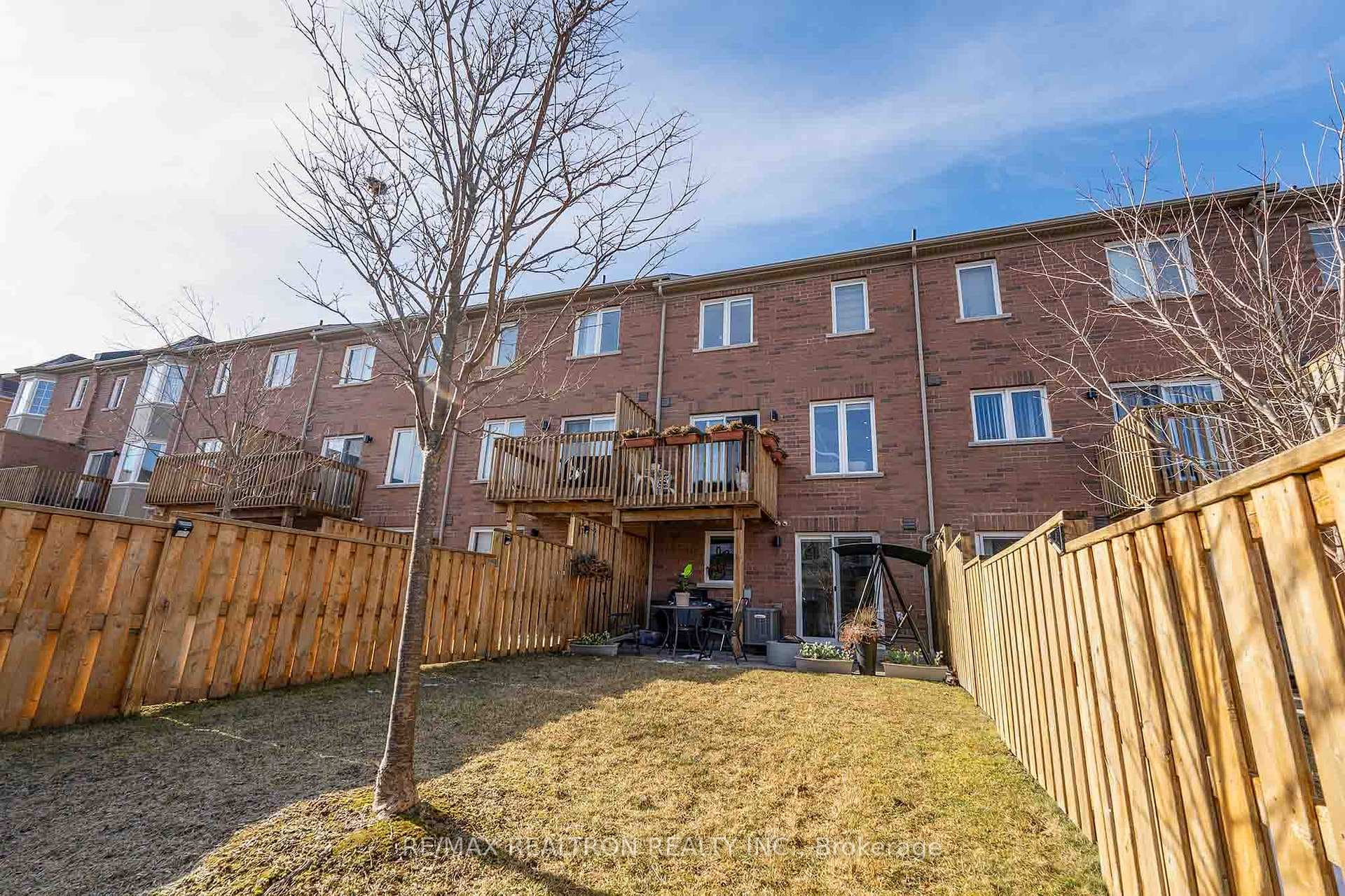 51 Edwin Pearson Street photo 40