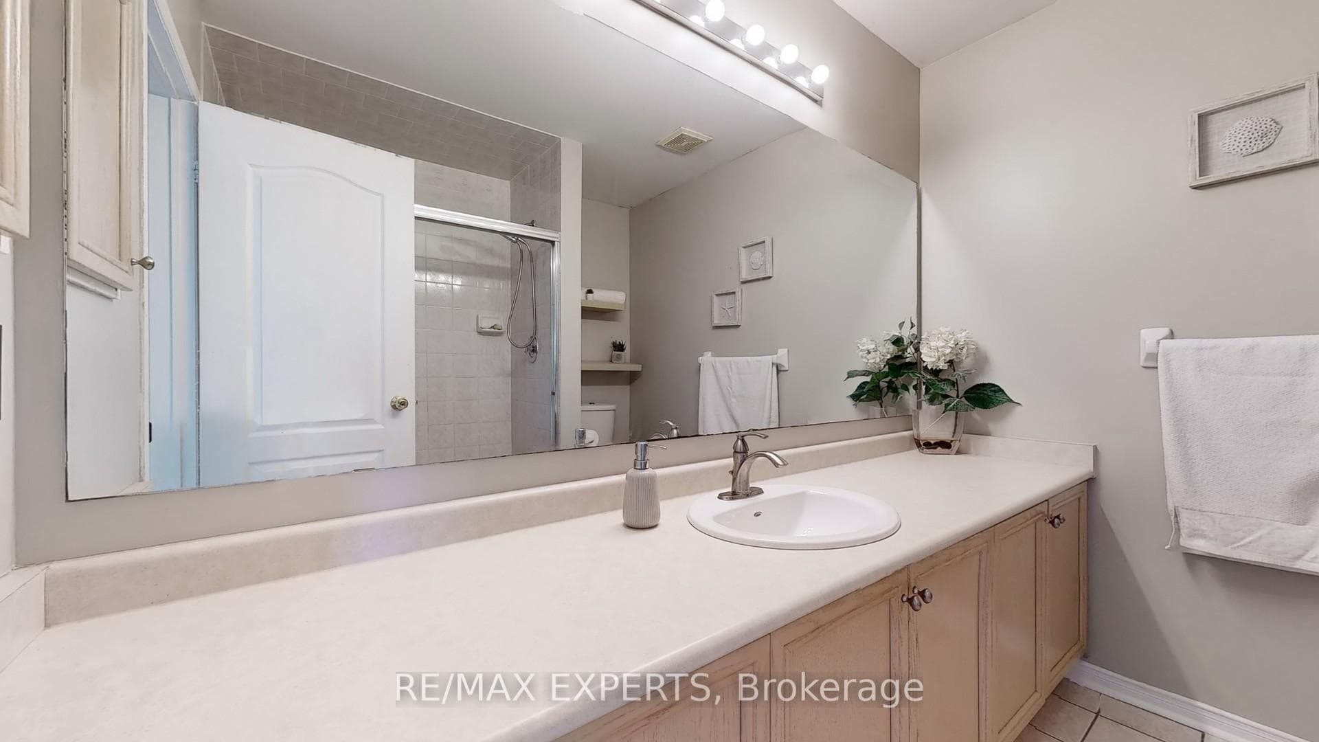 1558 Arcadia Square photo 17