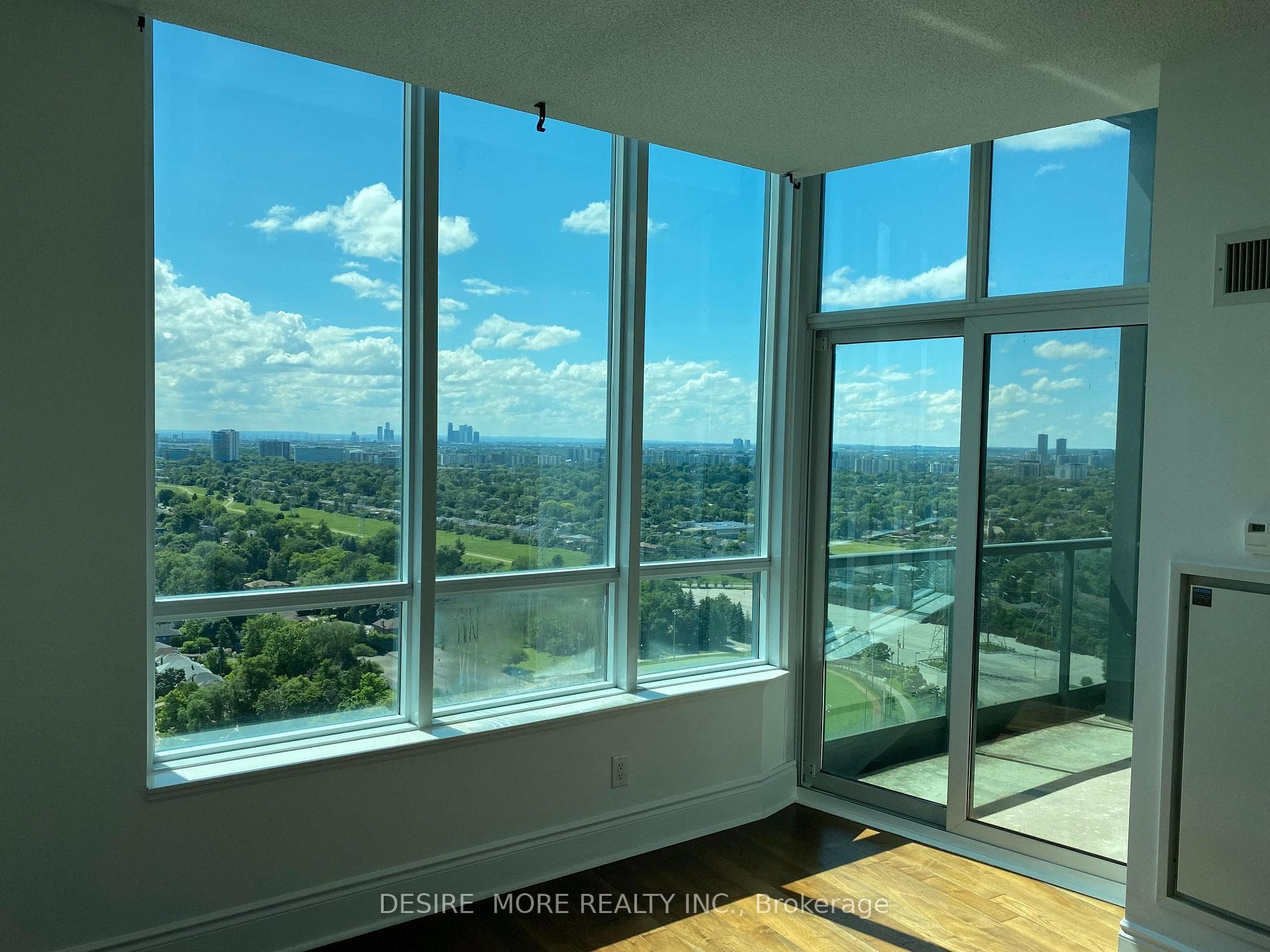 25 Greenview Avenue Unit PH16 photo 17