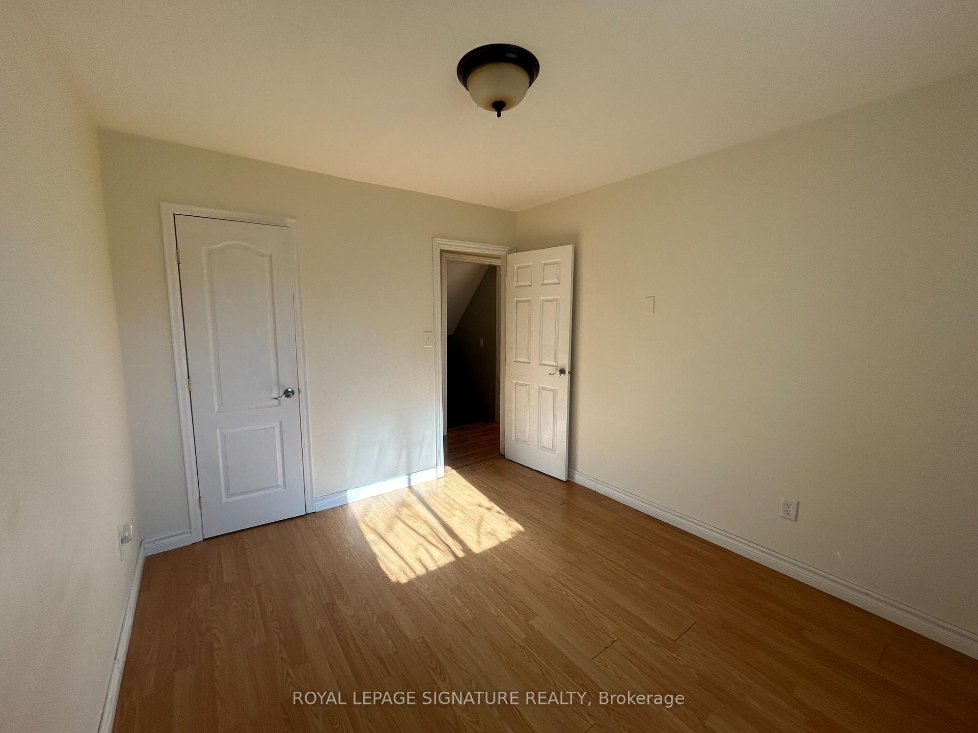 250 Kinmount Crescent Unit Lower photo 20