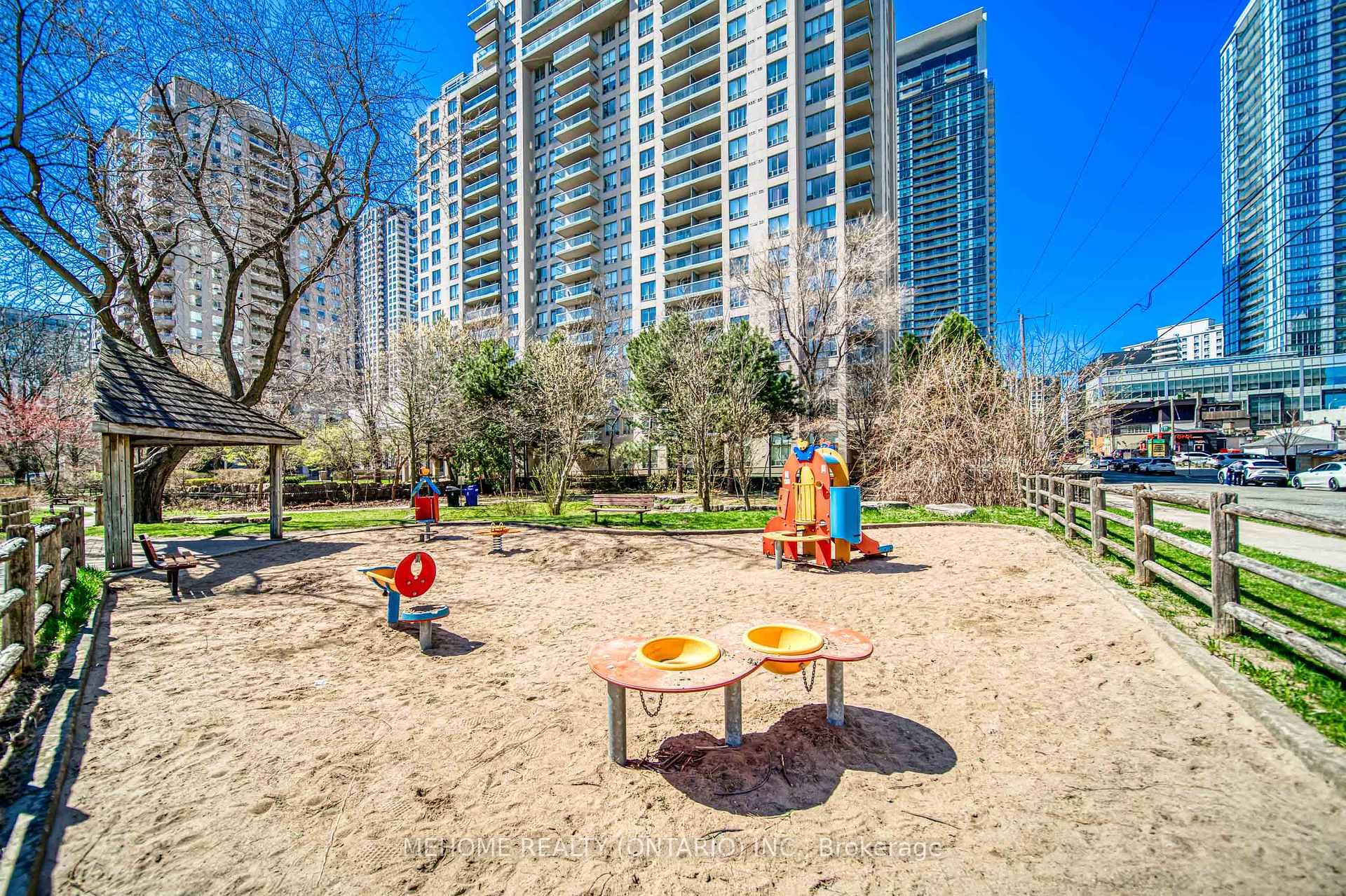 28 Empress Avenue Unit 1611 photo 32