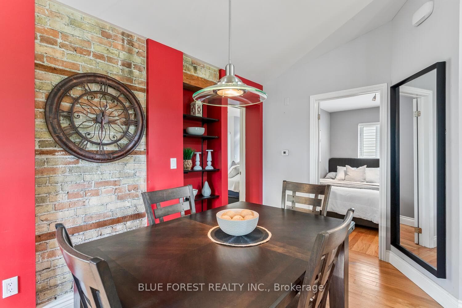 1252 Hamilton Road photo 9