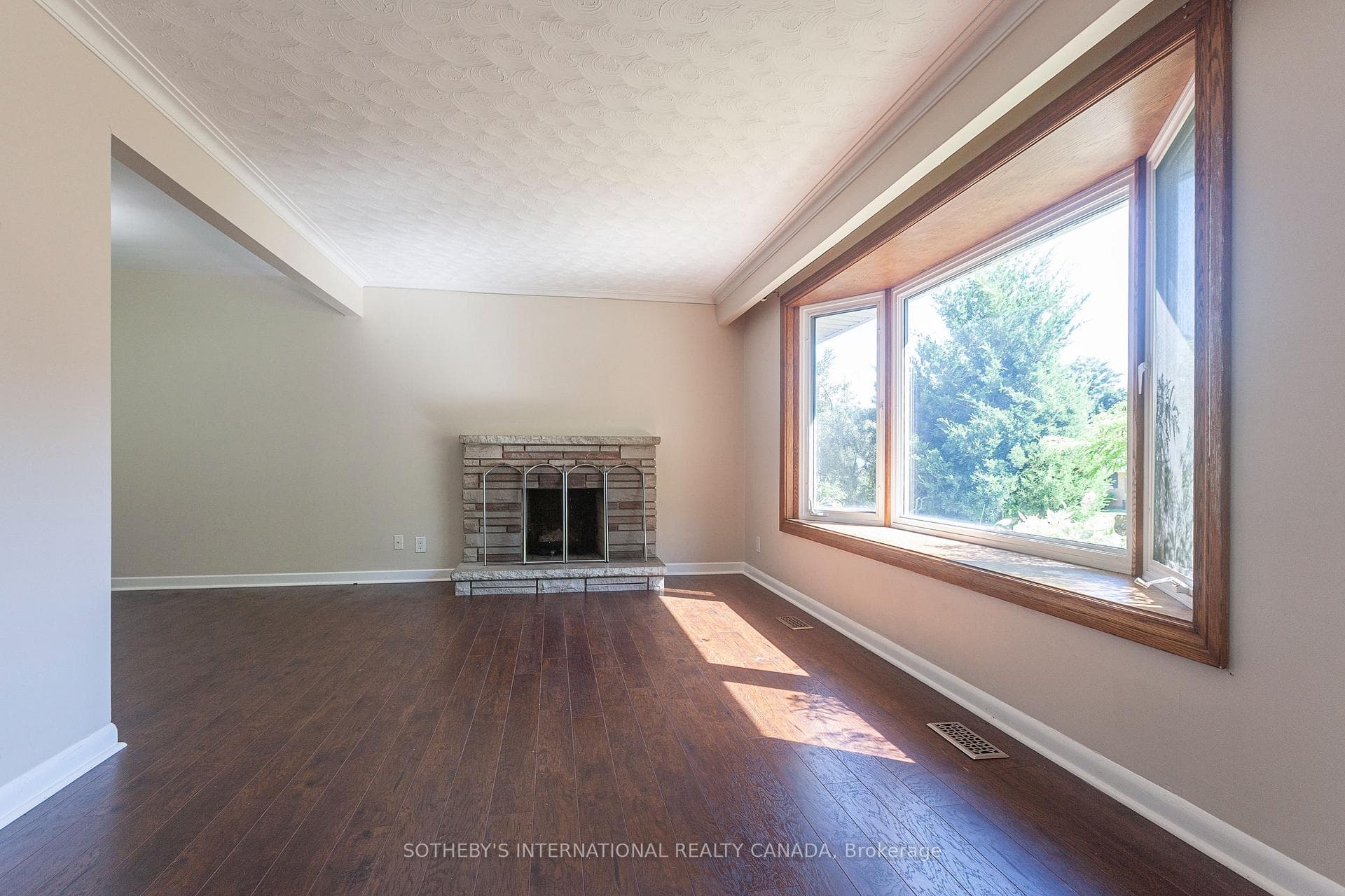 1461 Moss Glen Road photo 3