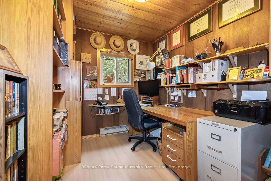 3rd bedroom or ideal den