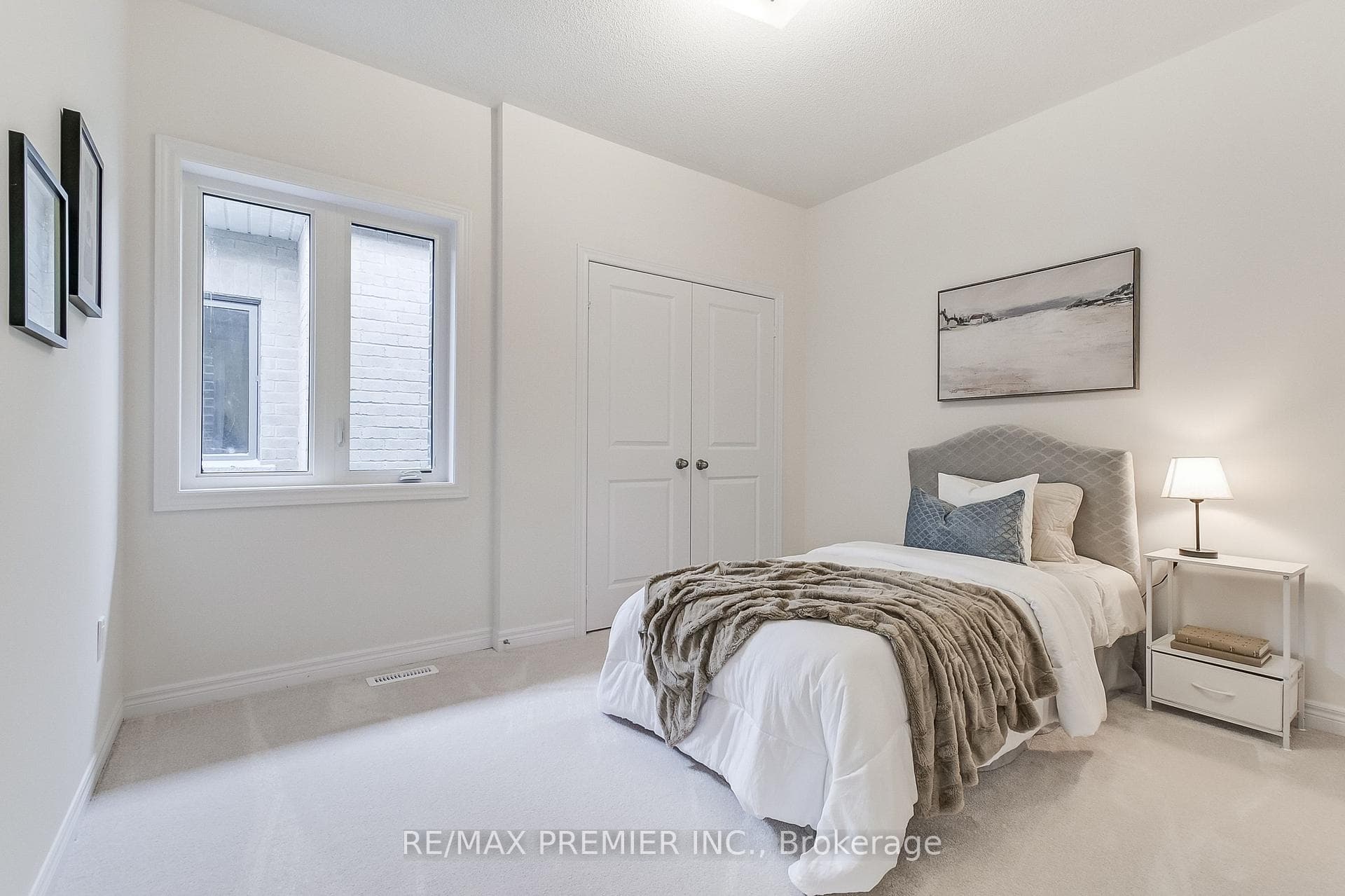374 Boundary Boulevard photo 31