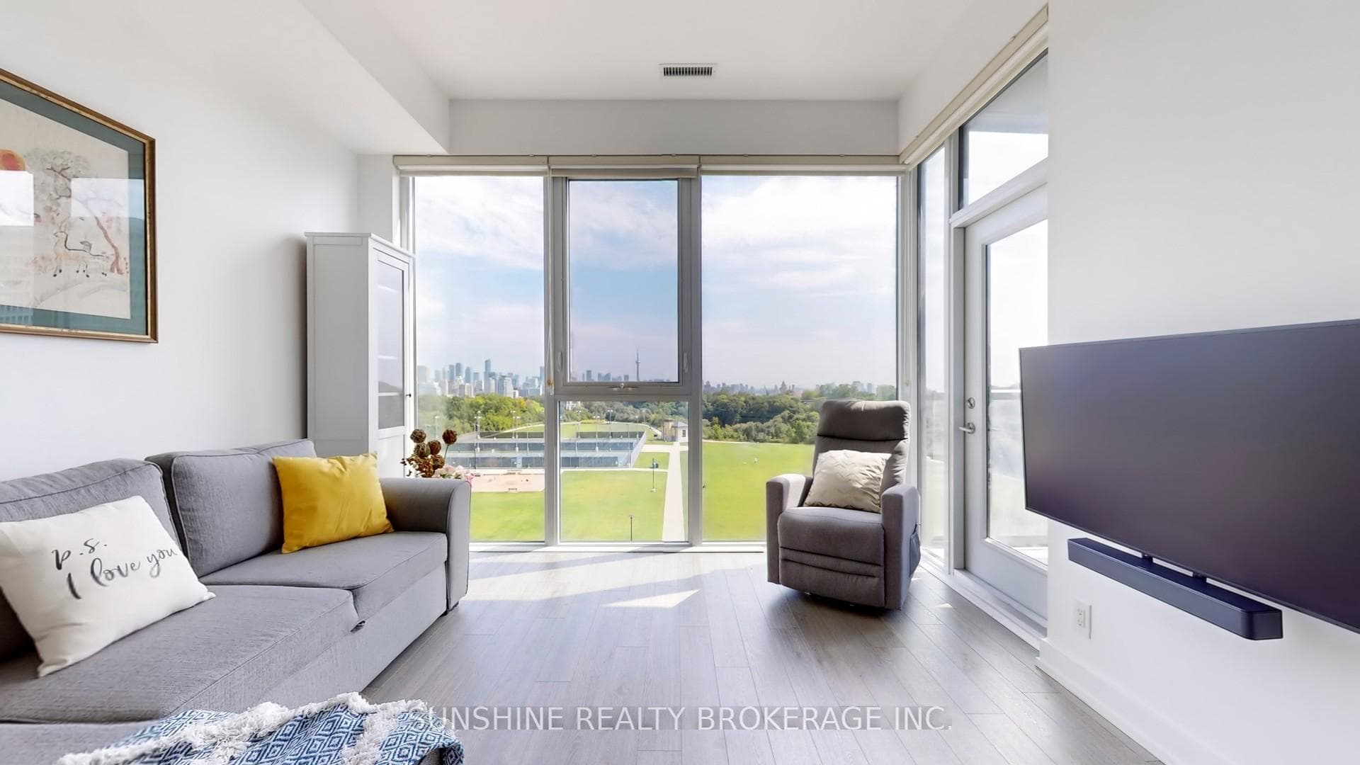 6 Parkwood Avenue Unit 709 photo 6