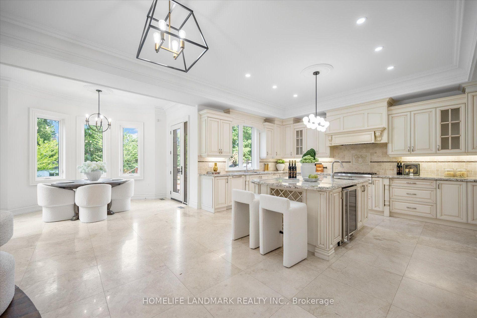 92 Caines Avenue photo 6