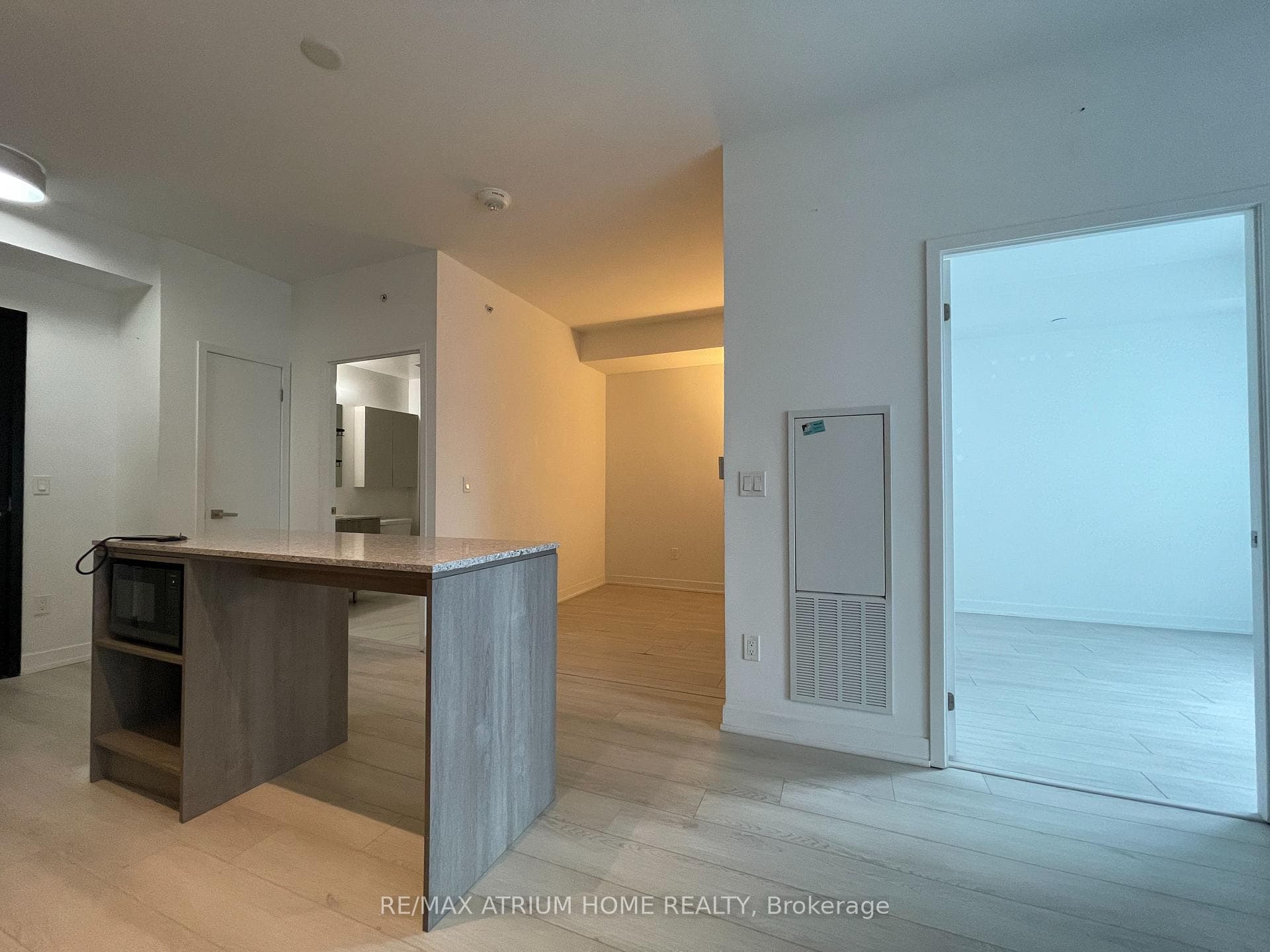 31 Tippett Road Unit 920 photo 6