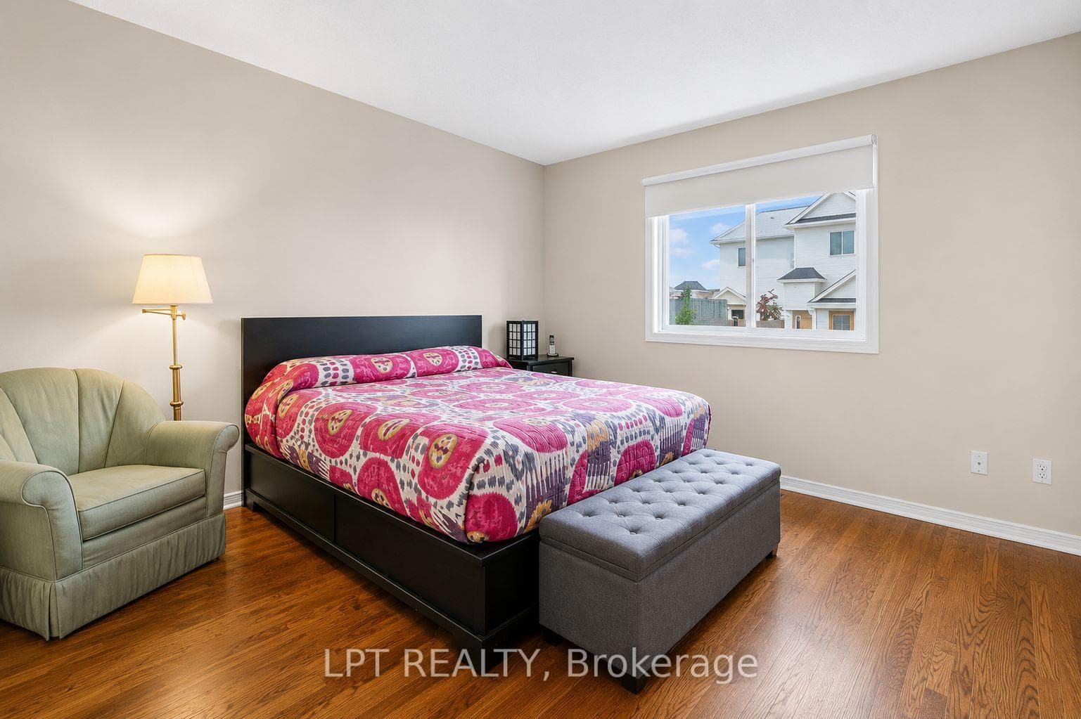 84 Newborough Crescent photo 11