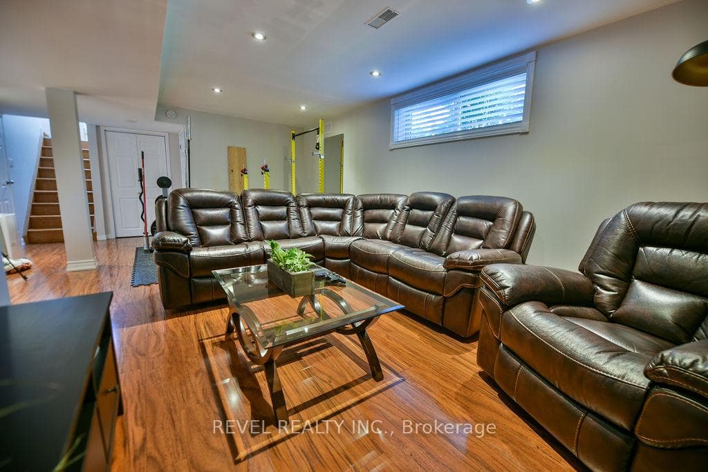 307 Henry Street photo 30