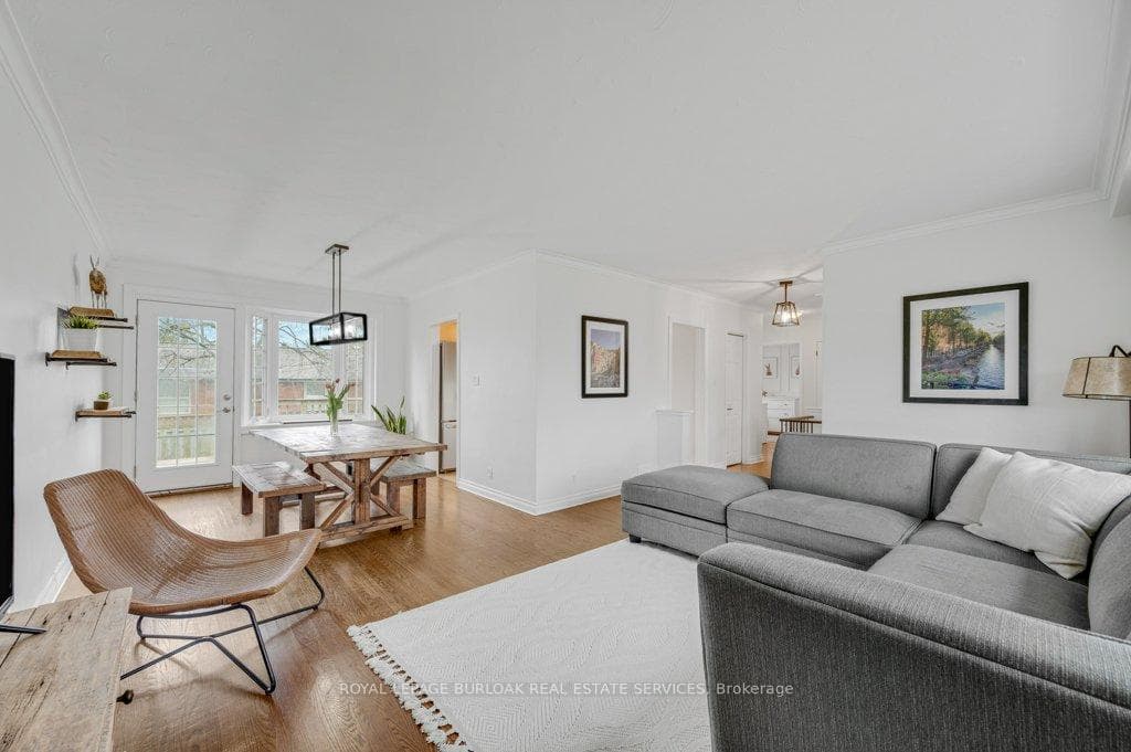 602 Stephens Crescent photo 6