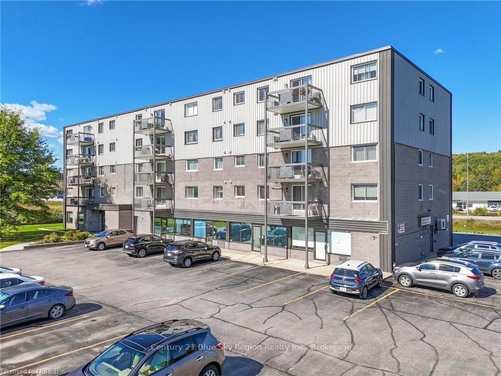 955 STOCKDALE Road Unit 406 photo 42