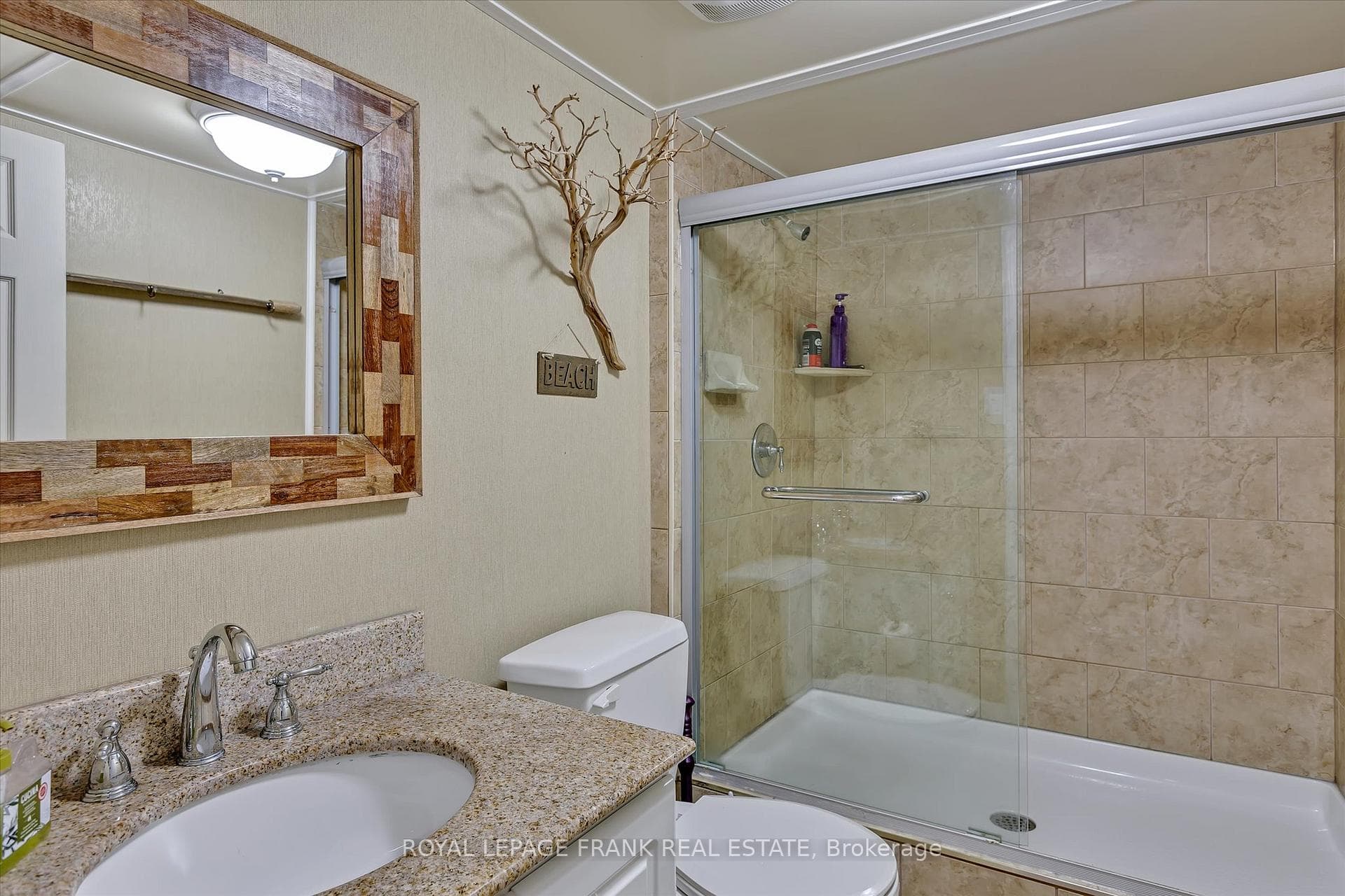 490 McConnell Drive photo 19