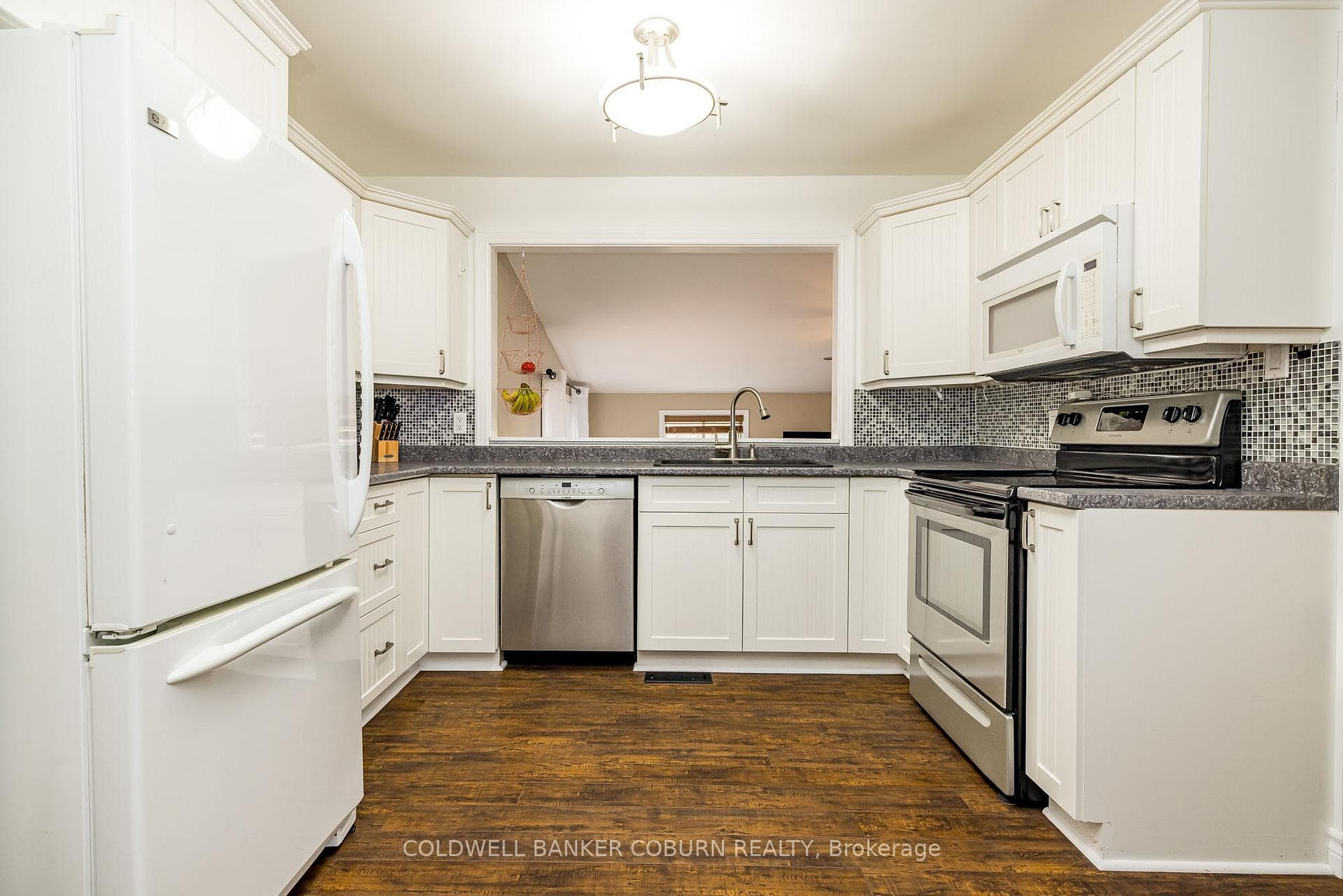 319 Old Coach Road photo 9