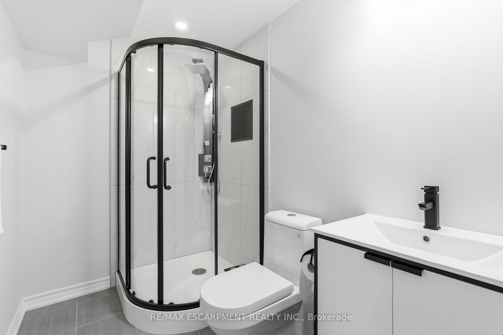 2241 Glazebrook Circle photo 43