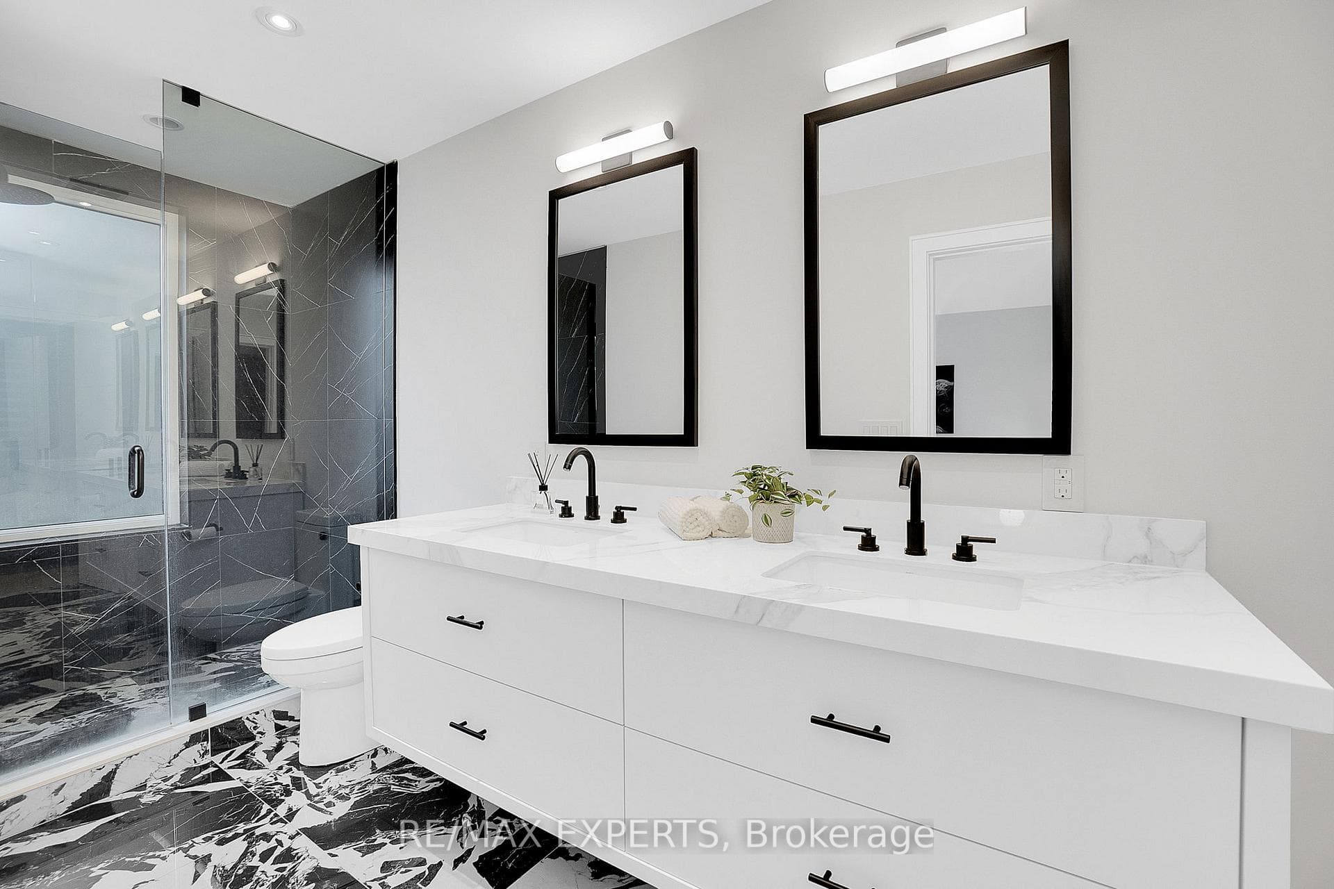 66B Victor Avenue photo 14