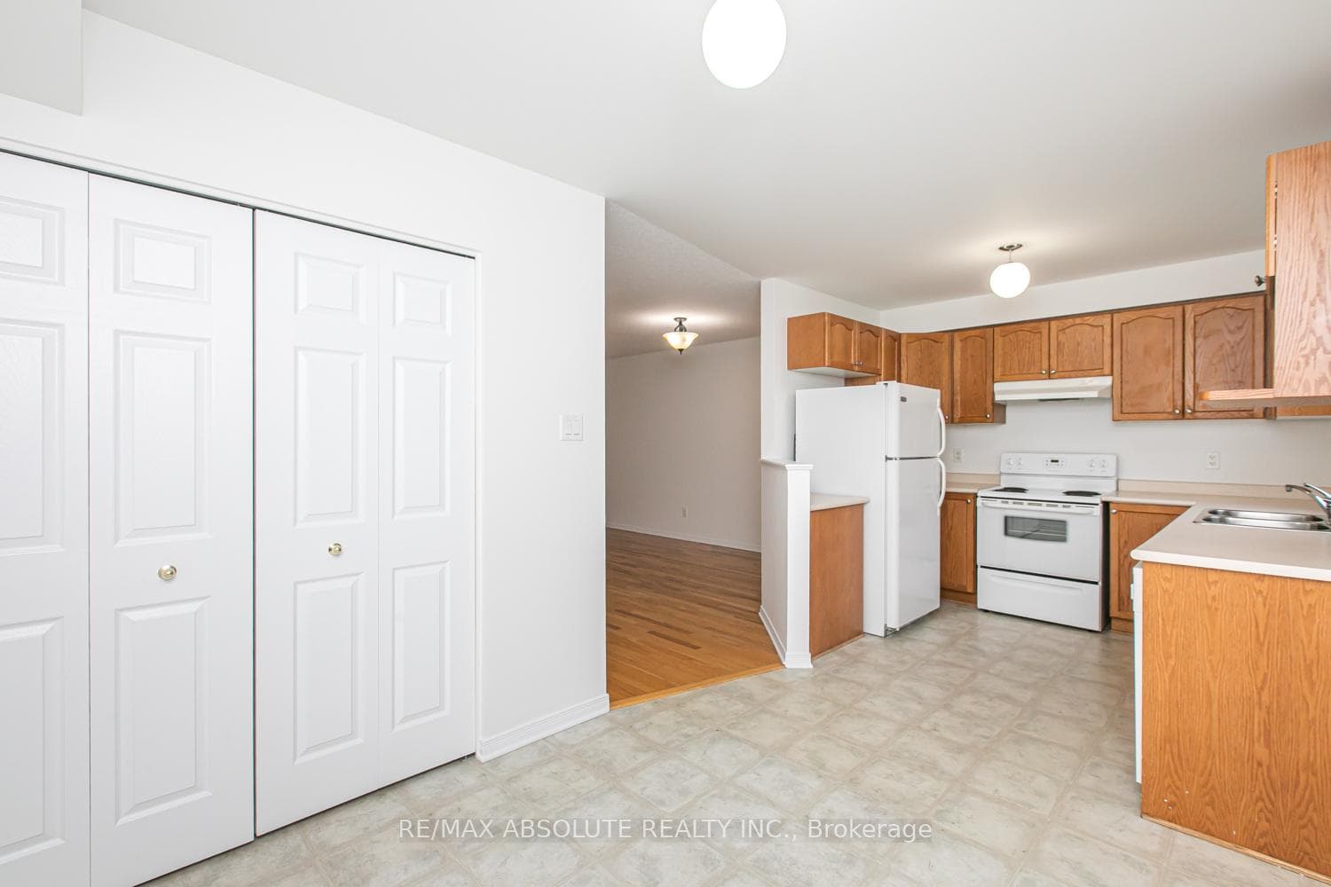 250 Gershwin Private photo 10