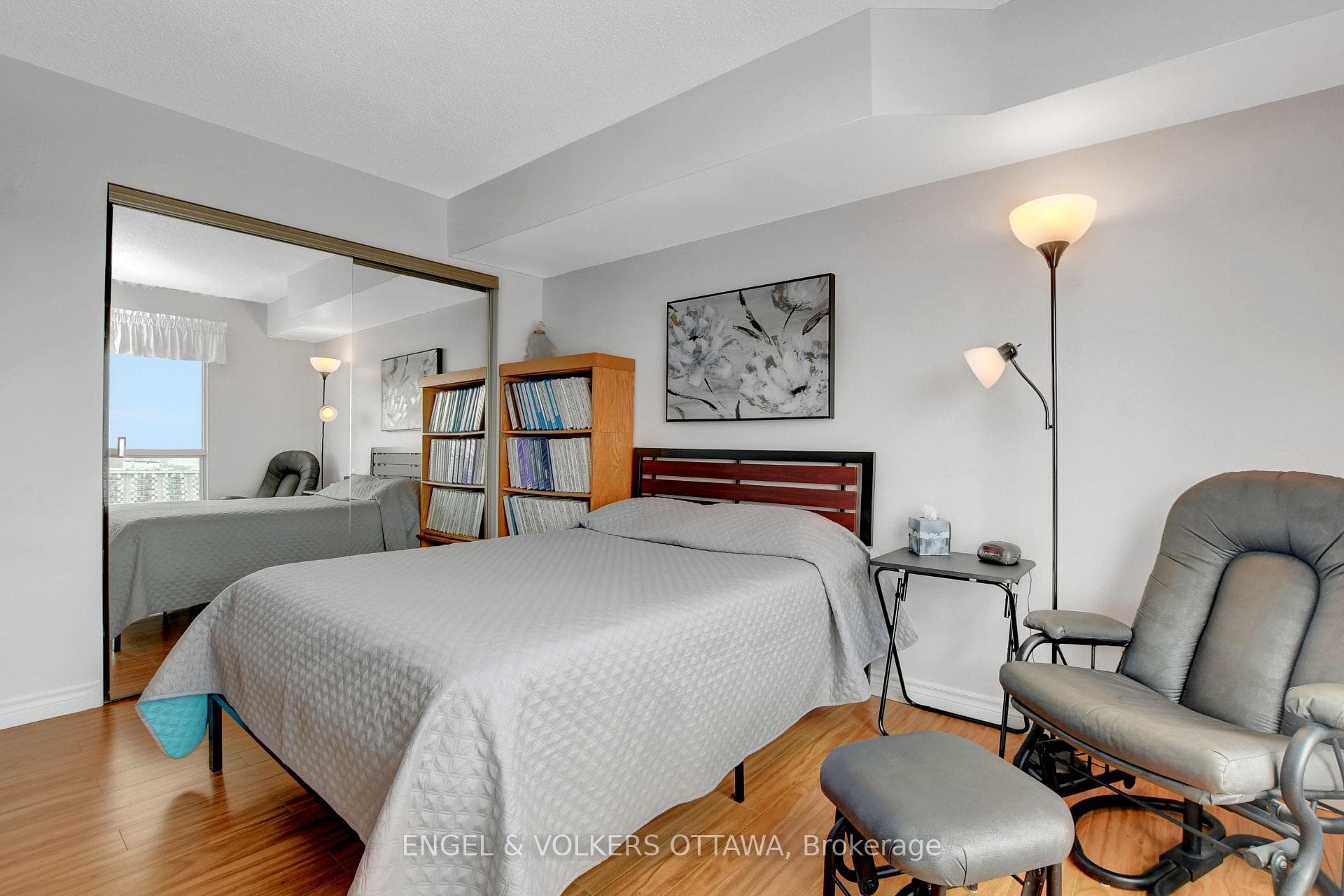 545 St-Laurent Boulevard Unit 2507 photo 31