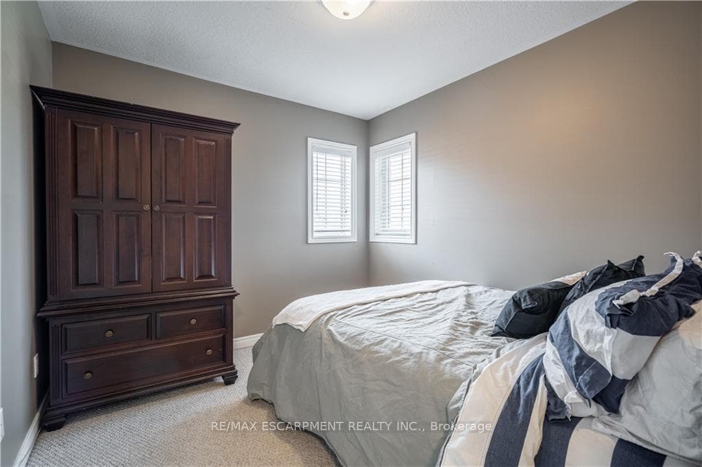 39 Pebble Valley Avenue photo 24