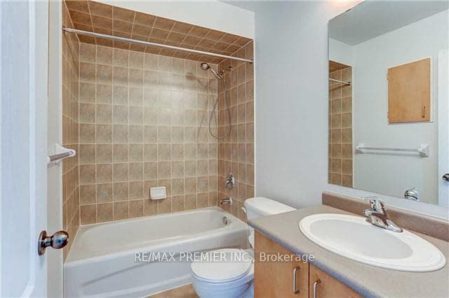 3080 Highbourne Crescent photo 14