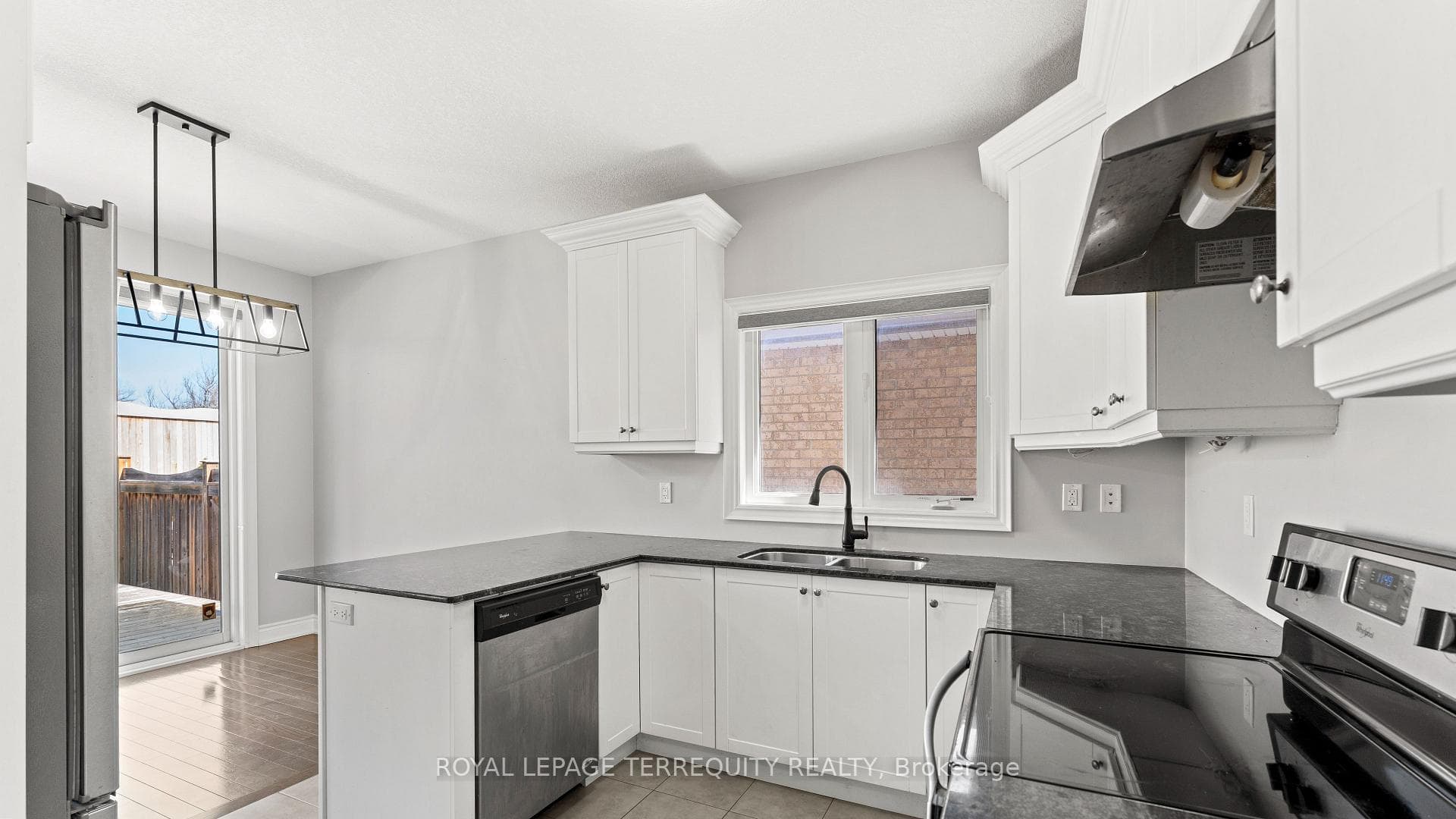 1818 Lamstone Street photo 8