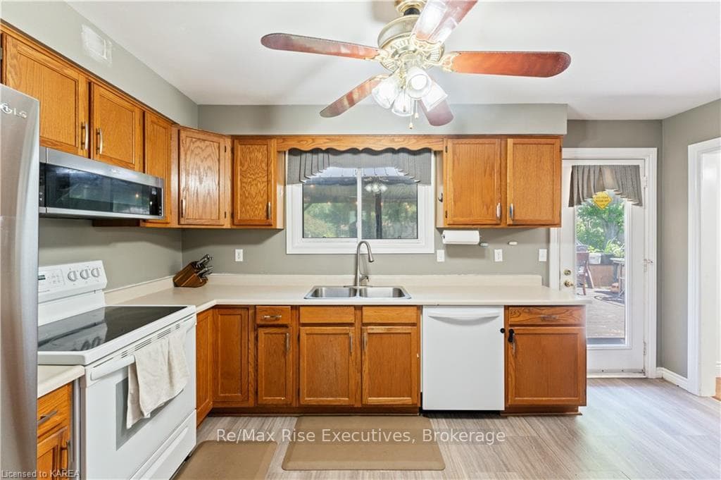 552 MONTROSE Road photo 14