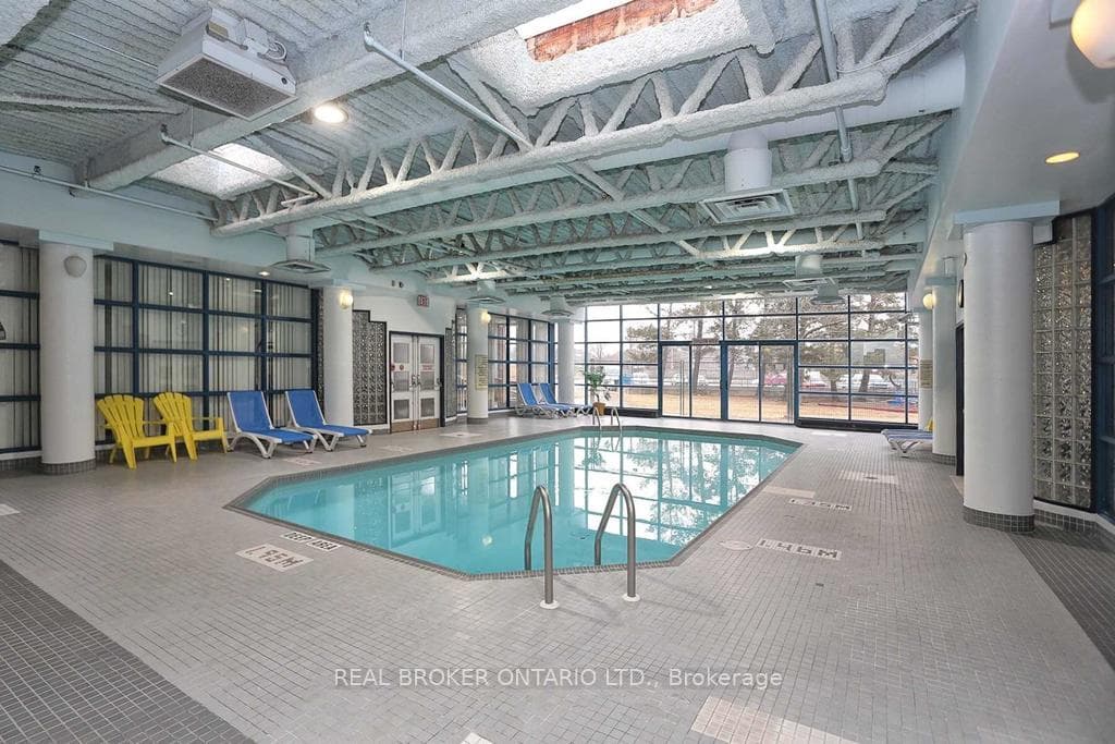 25 Trailwood Drive Unit 704 photo 18