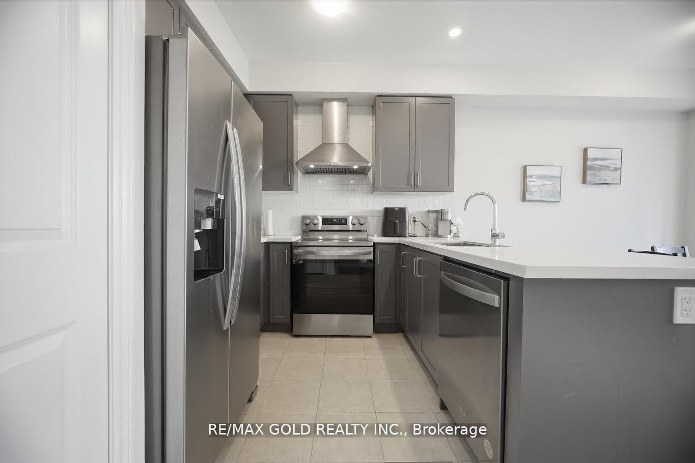 30 Mia Drive Unit 2 photo 9