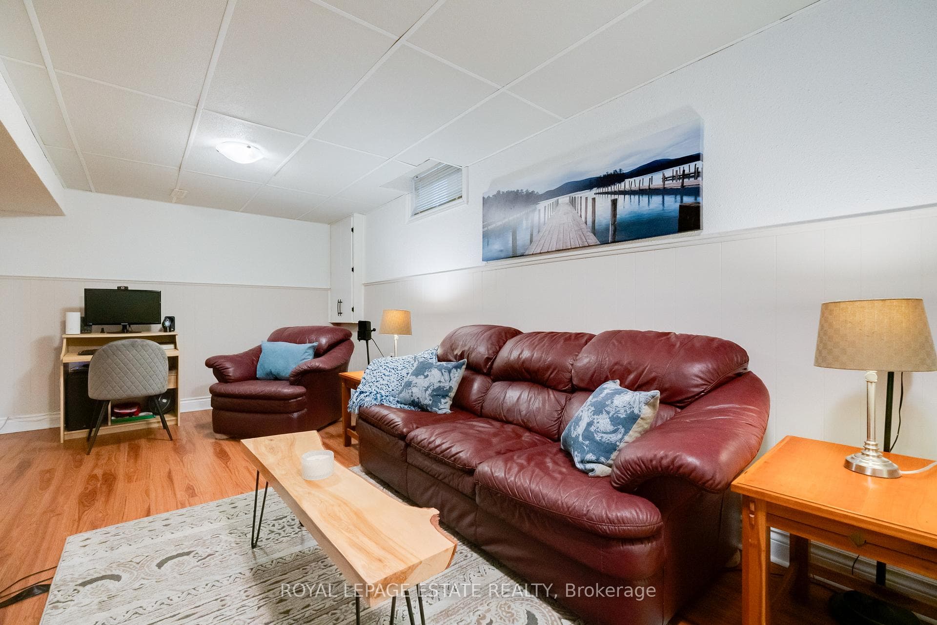 558 Lancelot Crescent photo 22