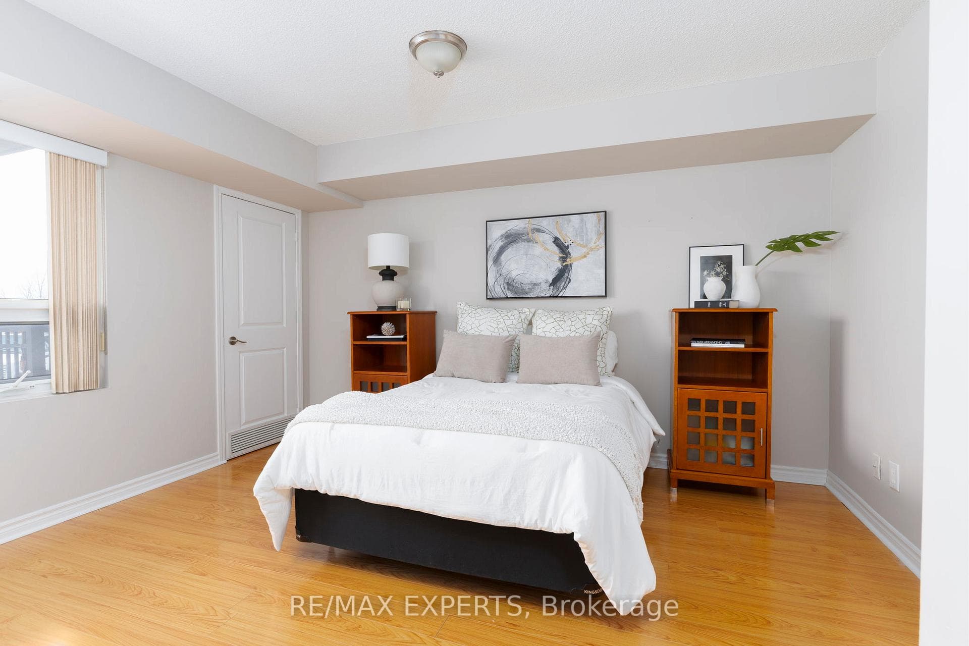 8026 Kipling Avenue Unit 212 photo 14