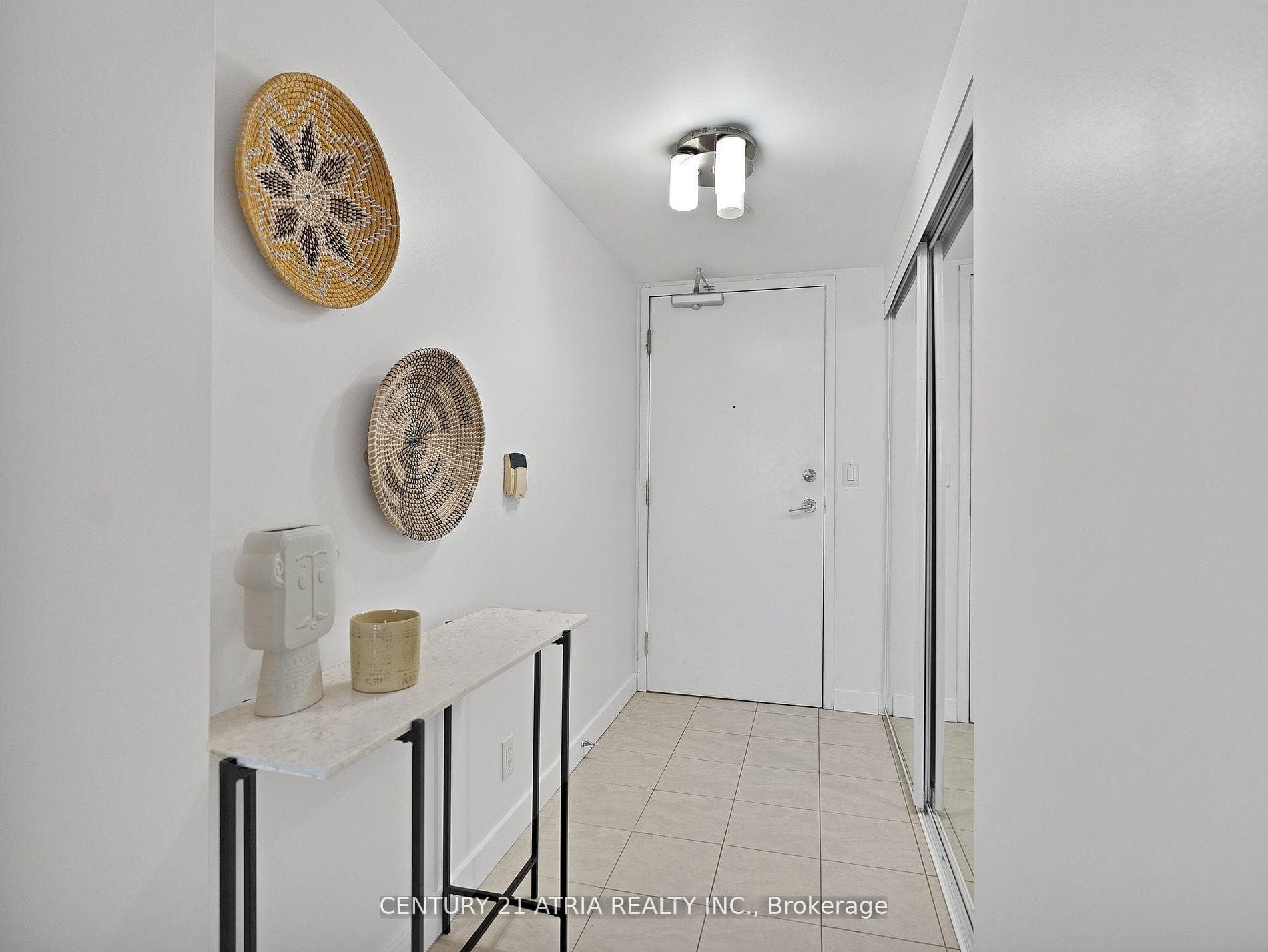 38 lee centre Drive Unit 3315 photo 2