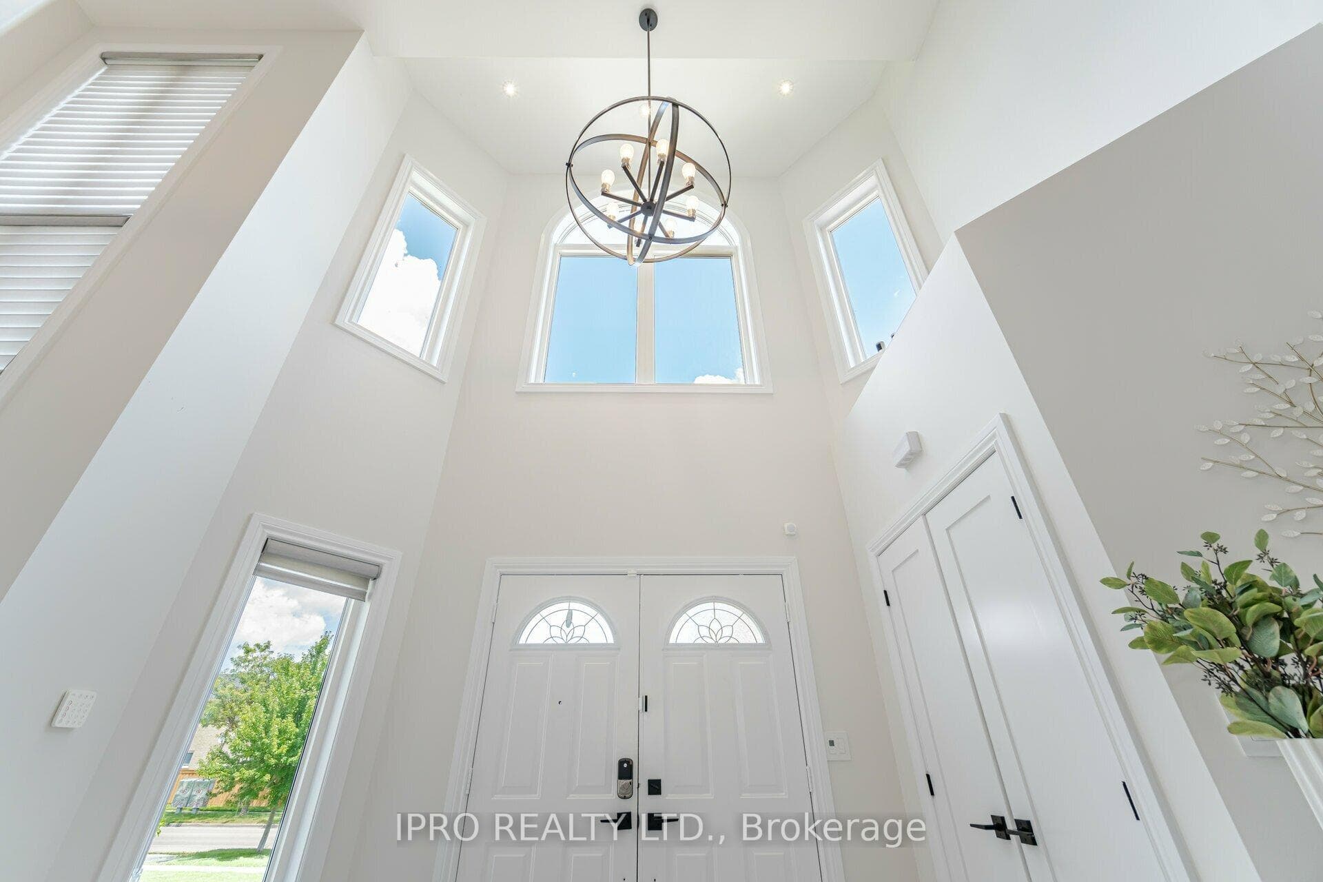 176 Landsbridge Street photo 4