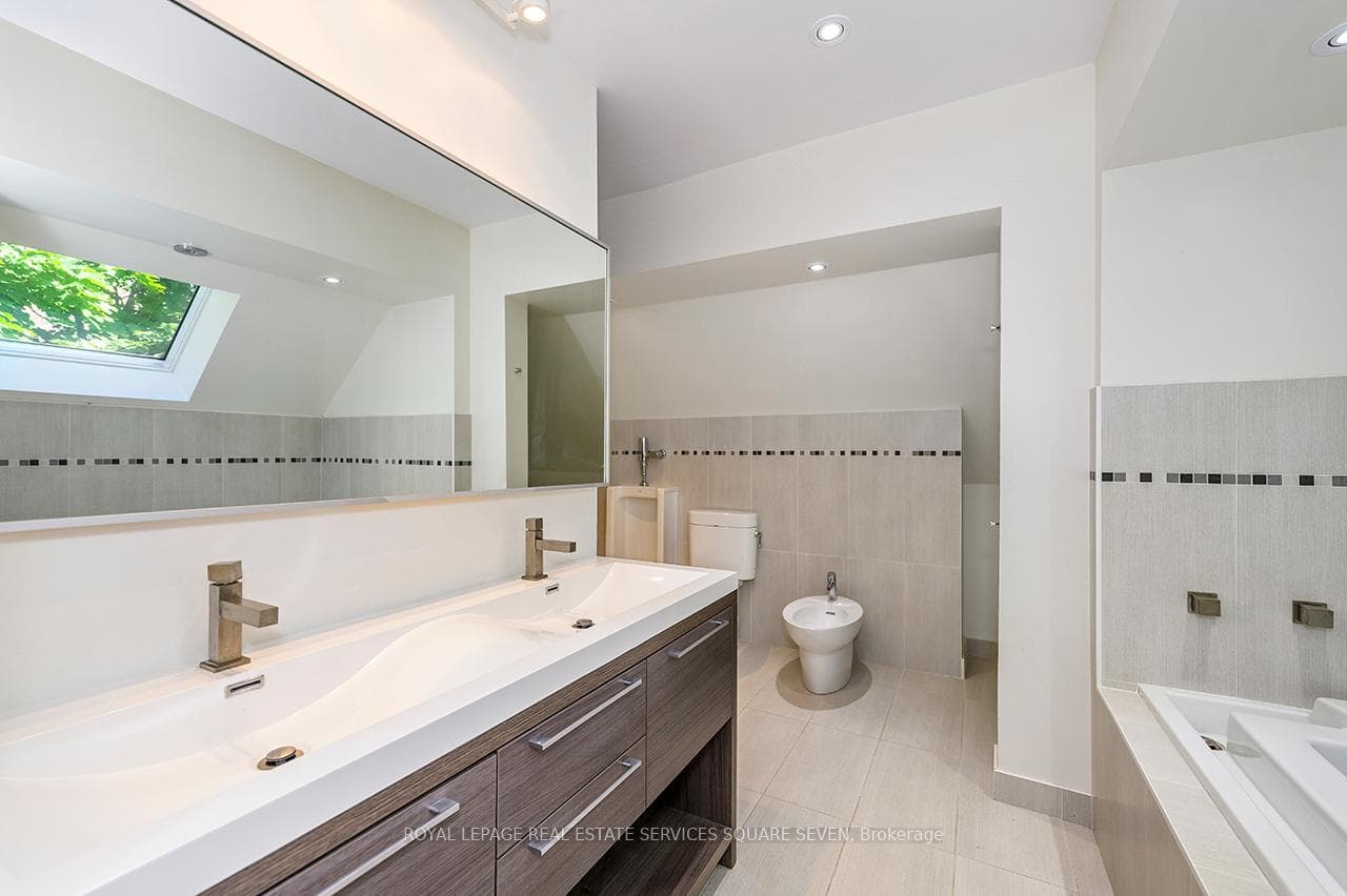 1547 Stavebank Road photo 30