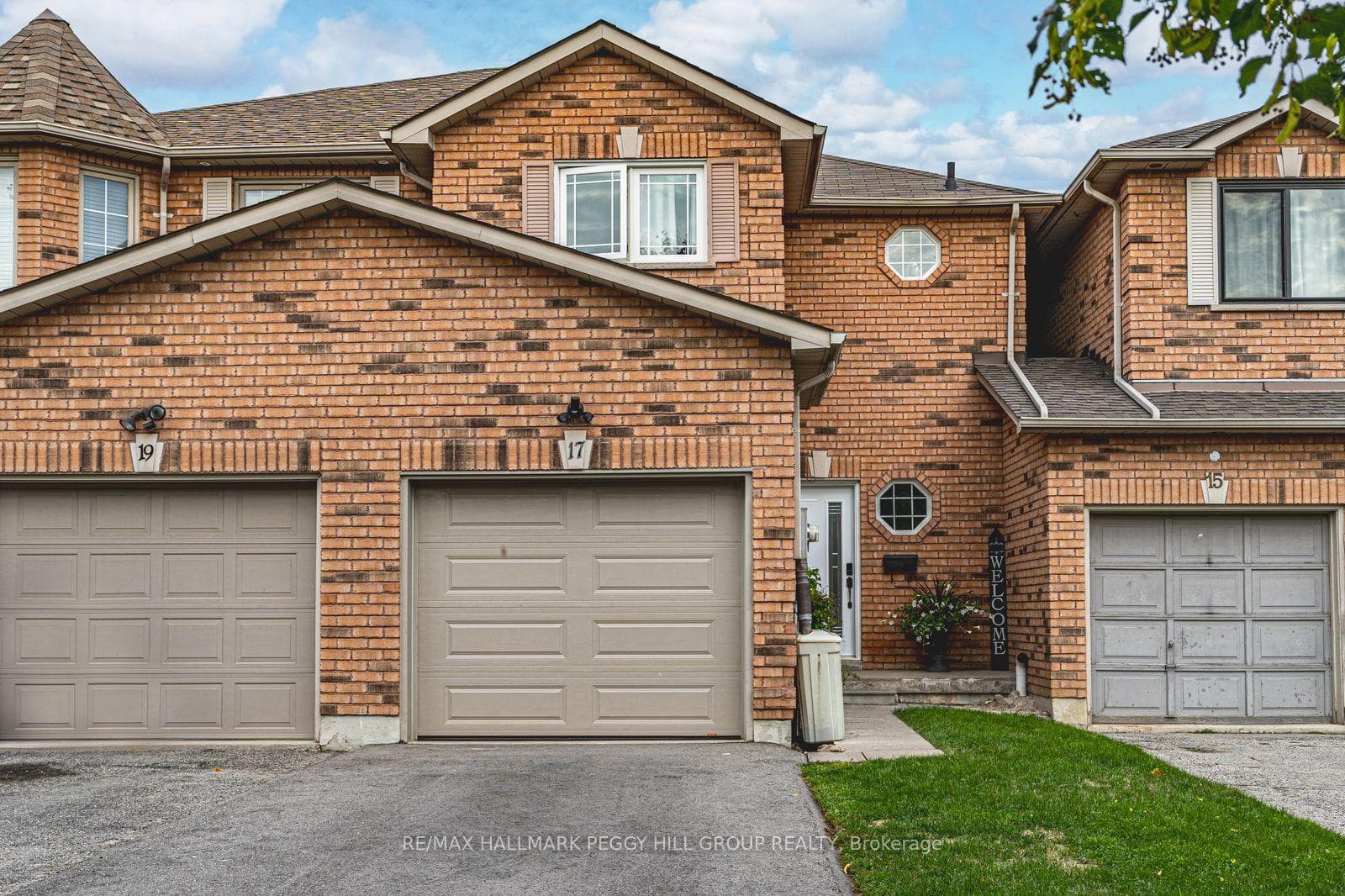 17 Bruce Crescent photo 1