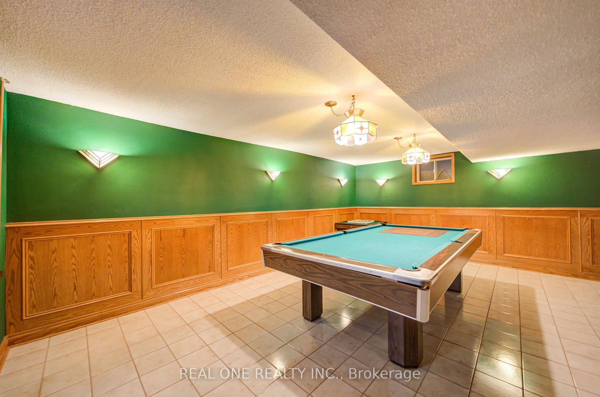 1439 Ballyclare Drive photo 43