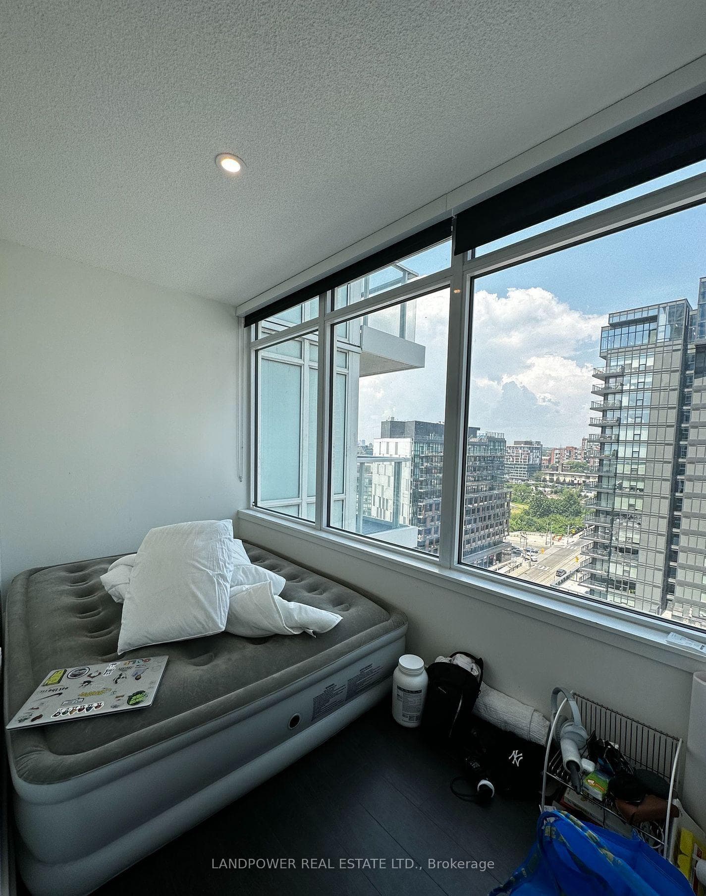 19 Bathurst Street Unit 1706 photo 9